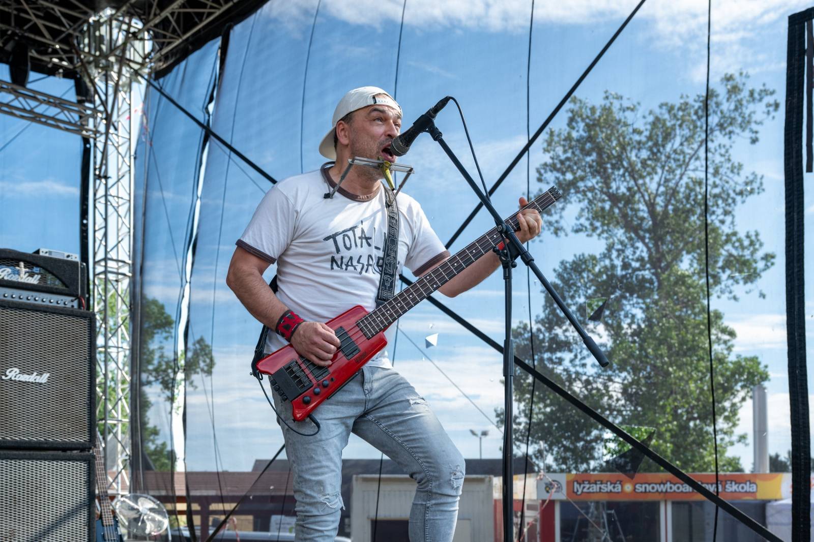 Keltská noc se přestěhovala do Vysoké nad Jizerou. Hvězdami prvního dne byli Mig 21, Vypsaná fiXa, Totální nasazení, Alkehol i Krucipüsk