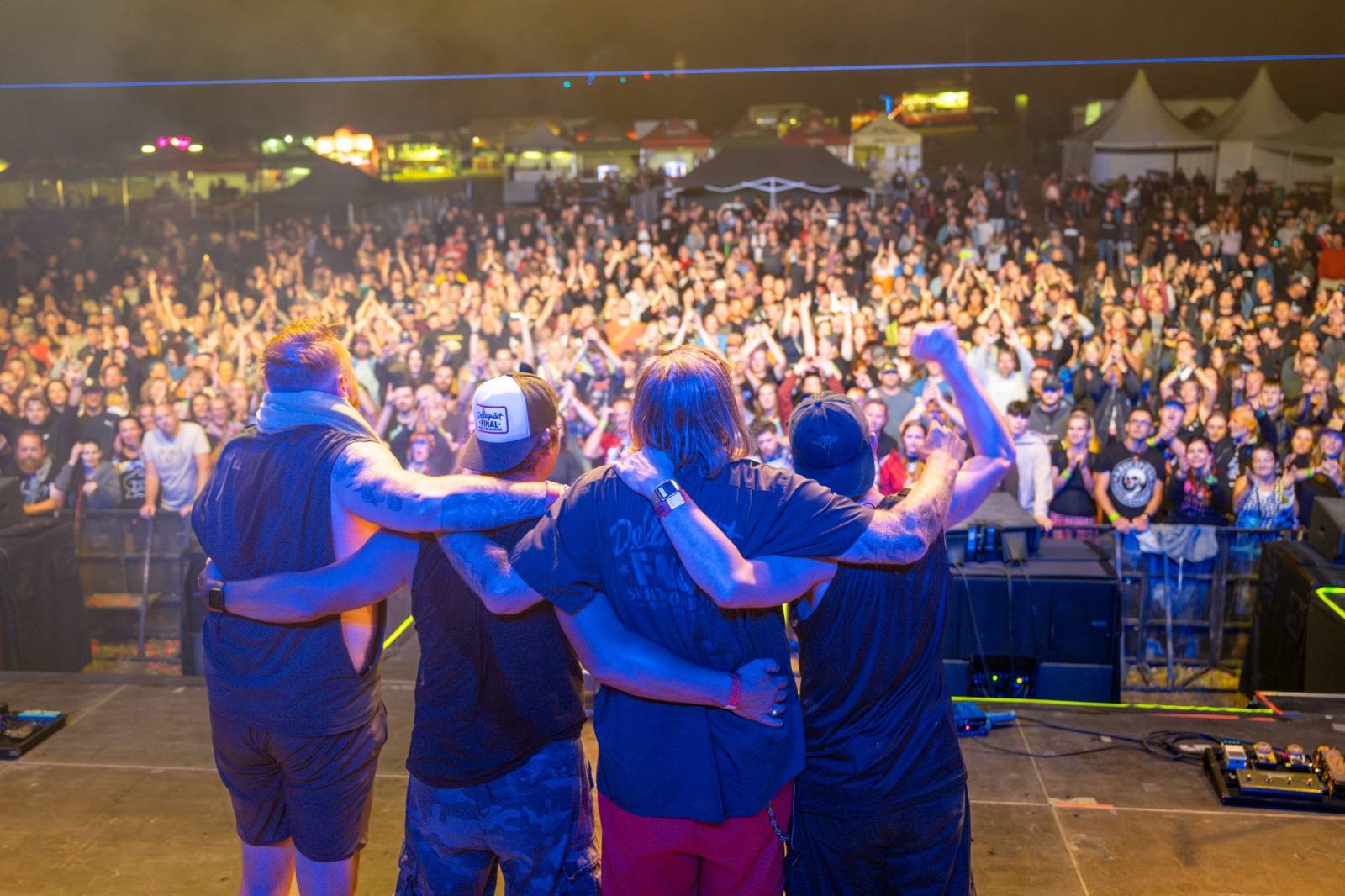 Keltská noc se přestěhovala do Vysoké nad Jizerou. Hvězdami prvního dne byli Mig 21, Vypsaná fiXa, Totální nasazení, Alkehol i Krucipüsk