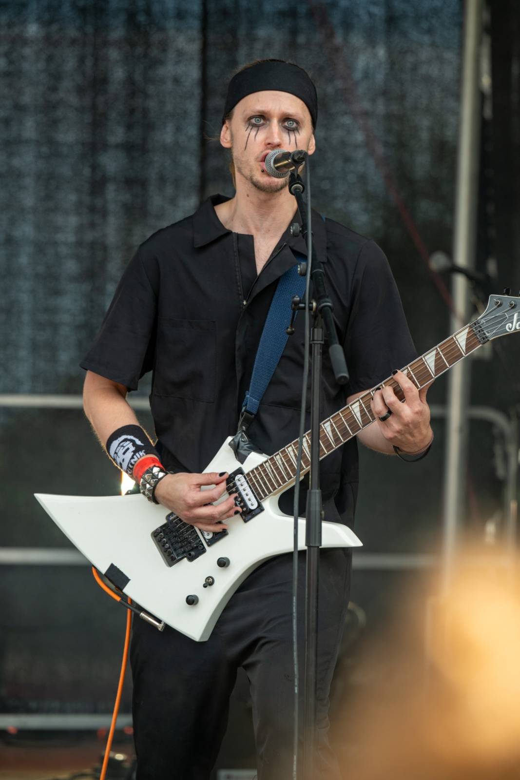 Keltská noc se přestěhovala do Vysoké nad Jizerou. Hvězdami prvního dne byli Mig 21, Vypsaná fiXa, Totální nasazení, Alkehol i Krucipüsk