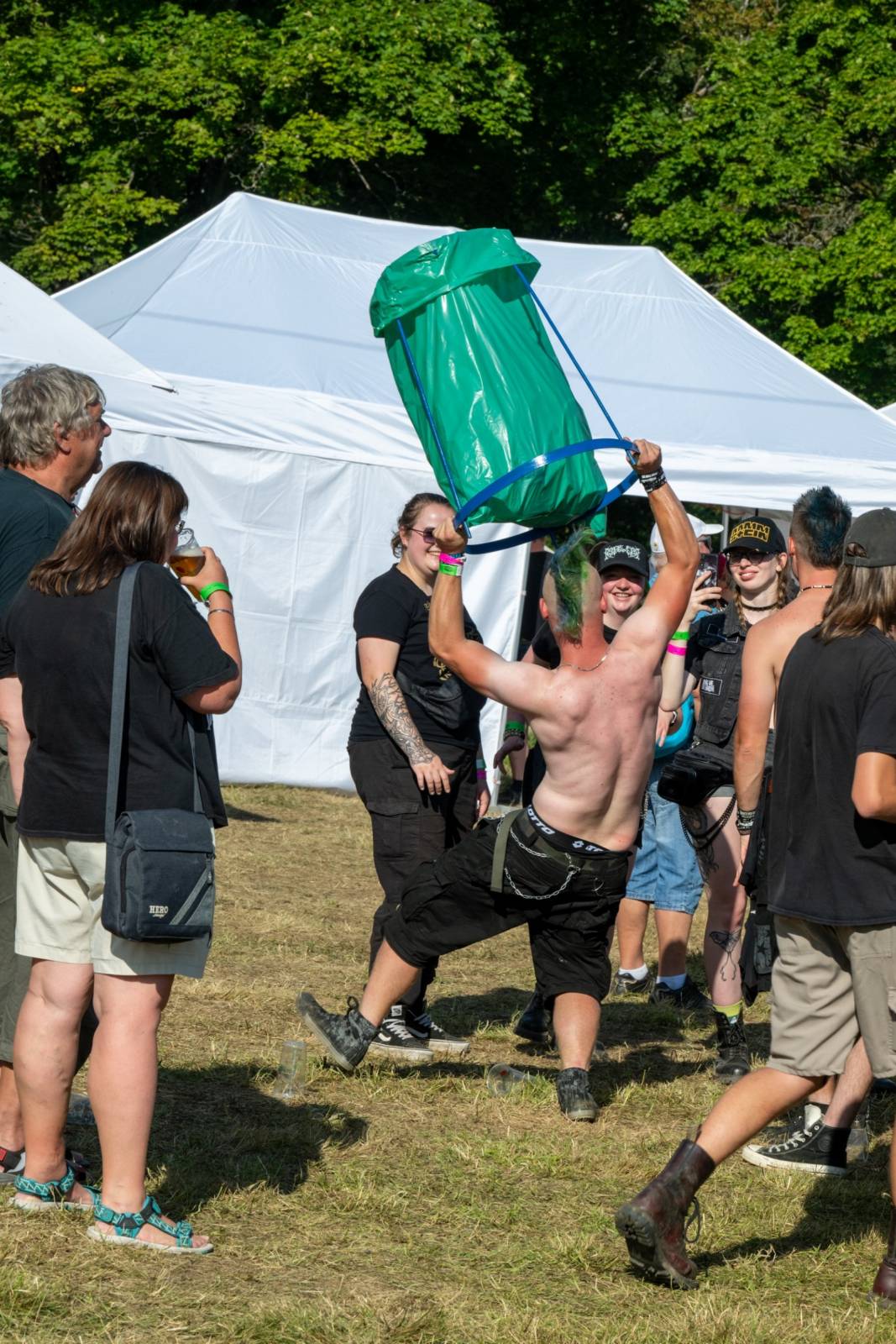 Keltská noc se přestěhovala do Vysoké nad Jizerou. Hvězdami prvního dne byli Mig 21, Vypsaná fiXa, Totální nasazení, Alkehol i Krucipüsk