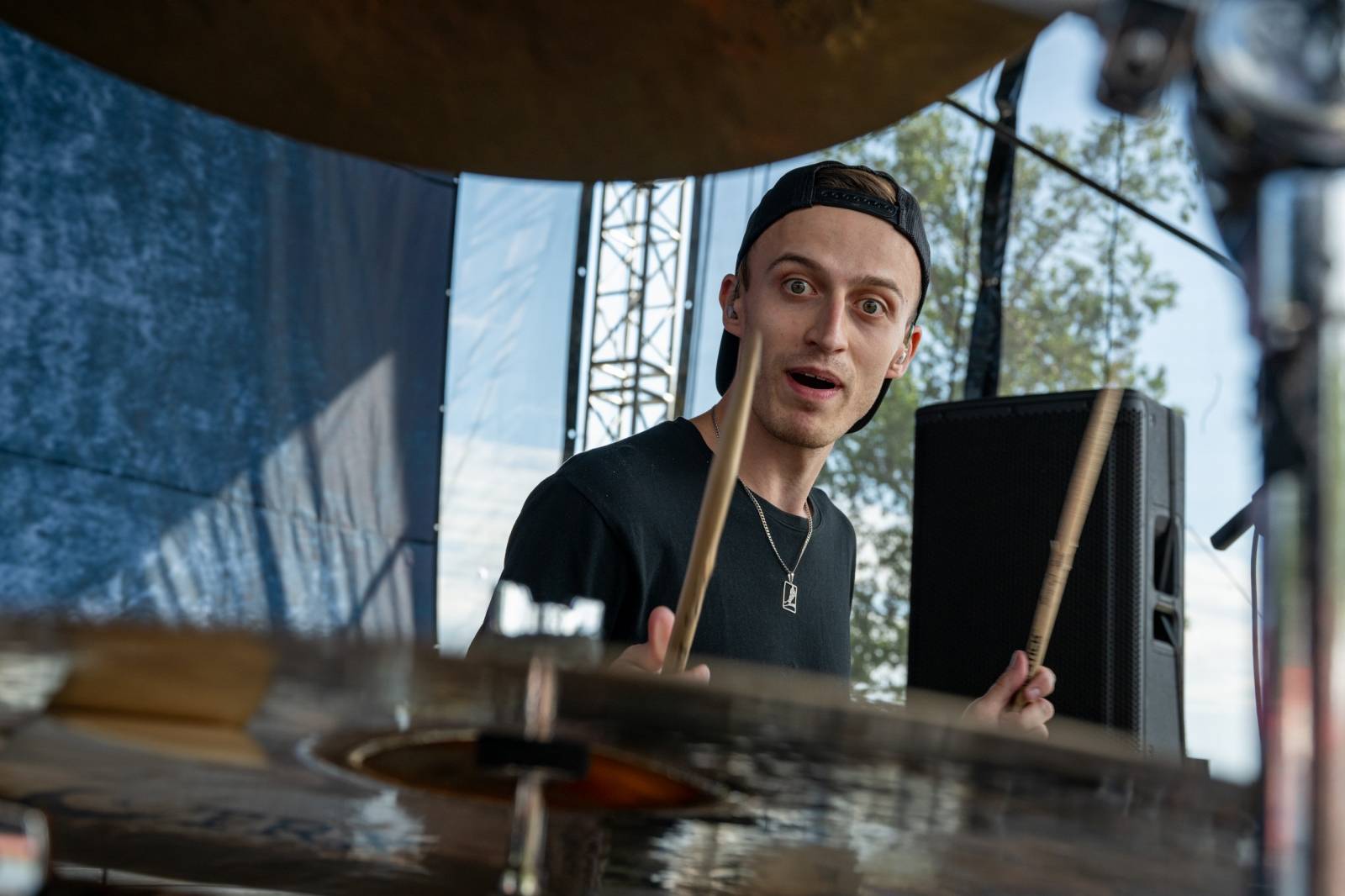 Keltská noc se přestěhovala do Vysoké nad Jizerou. Hvězdami prvního dne byli Mig 21, Vypsaná fiXa, Totální nasazení, Alkehol i Krucipüsk