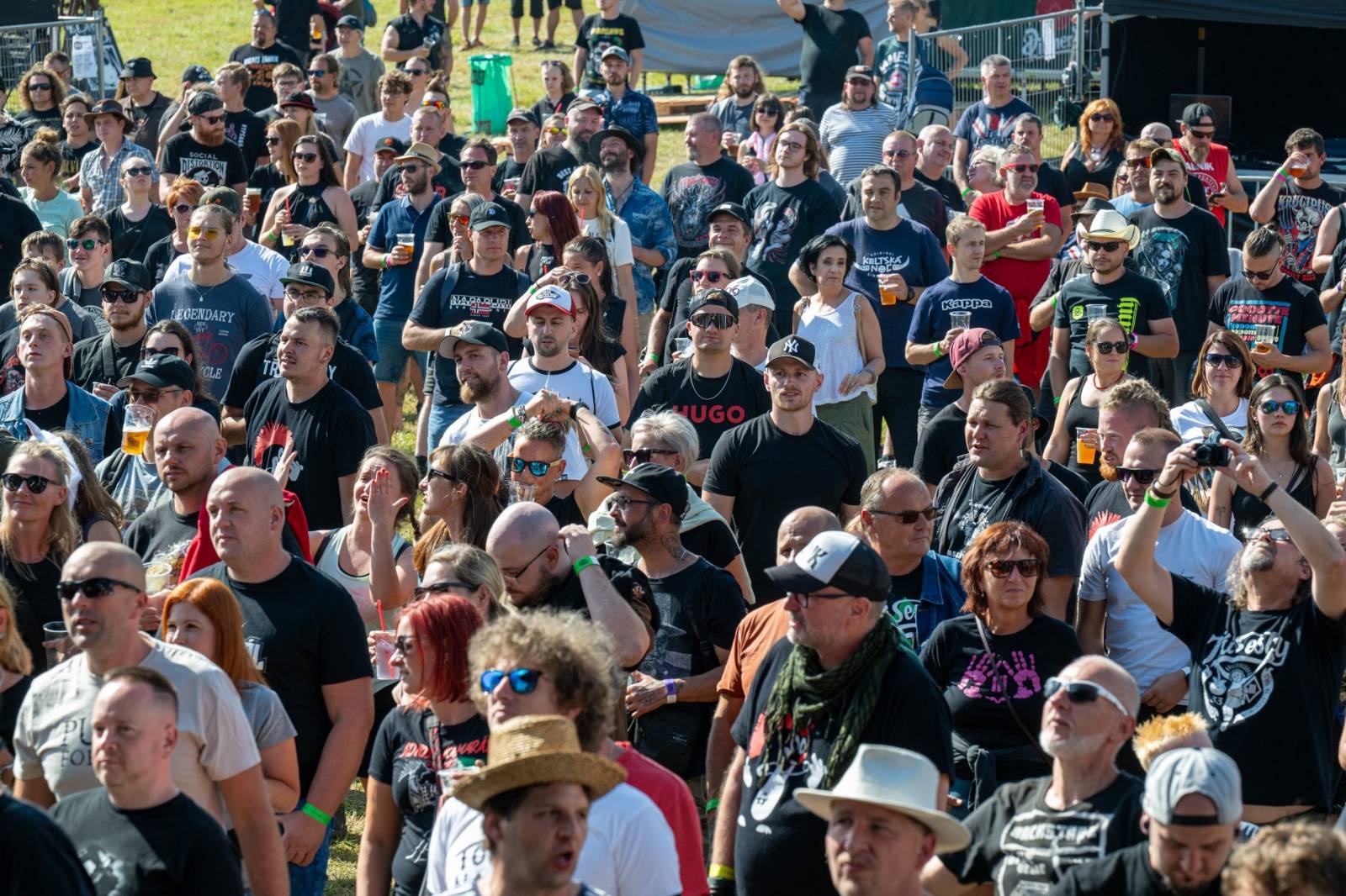 Keltská noc se přestěhovala do Vysoké nad Jizerou. Hvězdami prvního dne byli Mig 21, Vypsaná fiXa, Totální nasazení, Alkehol i Krucipüsk