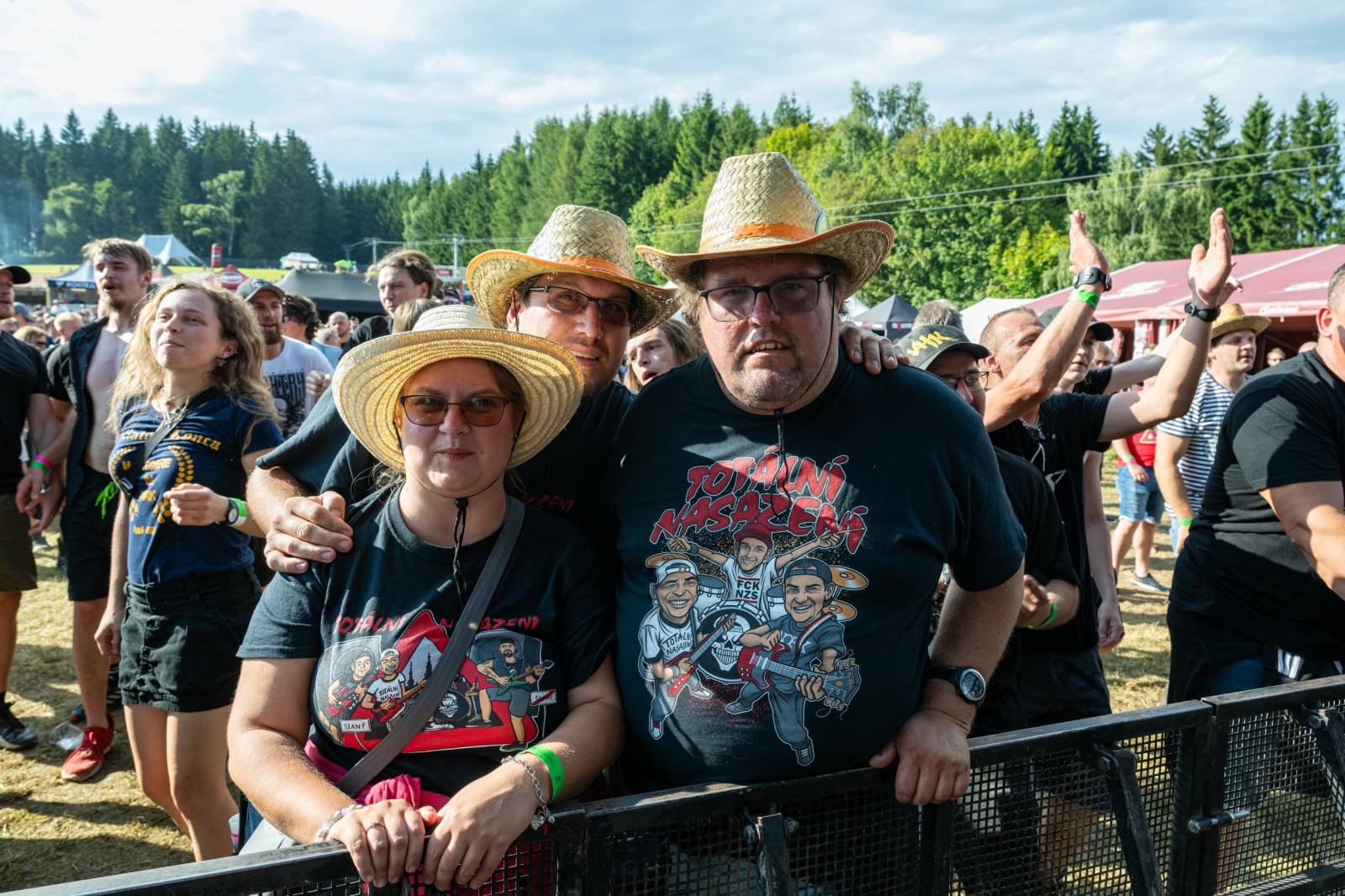 Keltská noc se přestěhovala do Vysoké nad Jizerou. Hvězdami prvního dne byli Mig 21, Vypsaná fiXa, Totální nasazení, Alkehol i Krucipüsk