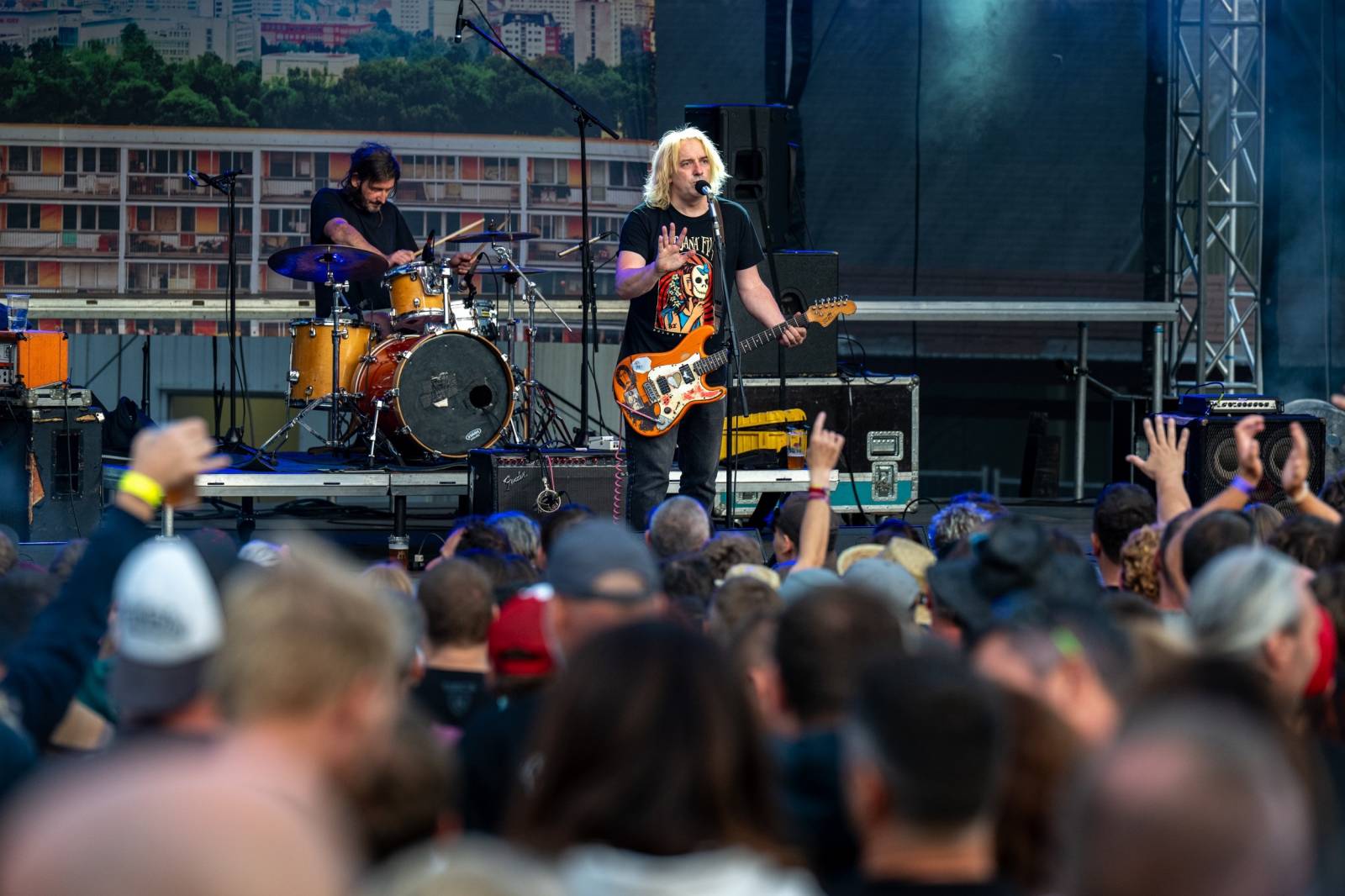 Keltská noc se přestěhovala do Vysoké nad Jizerou. Hvězdami prvního dne byli Mig 21, Vypsaná fiXa, Totální nasazení, Alkehol i Krucipüsk