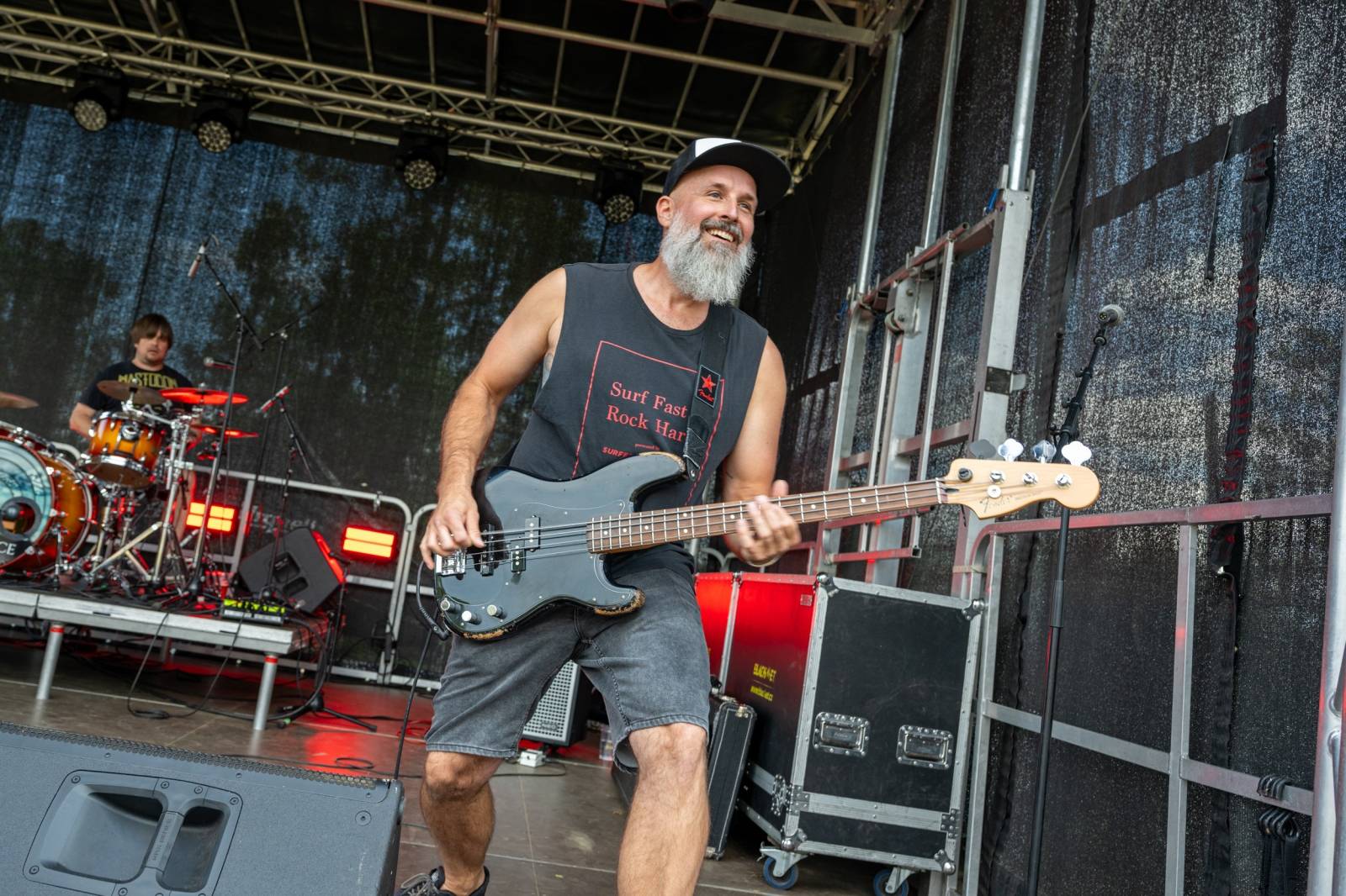 Keltská noc se přestěhovala do Vysoké nad Jizerou. Hvězdami prvního dne byli Mig 21, Vypsaná fiXa, Totální nasazení, Alkehol i Krucipüsk