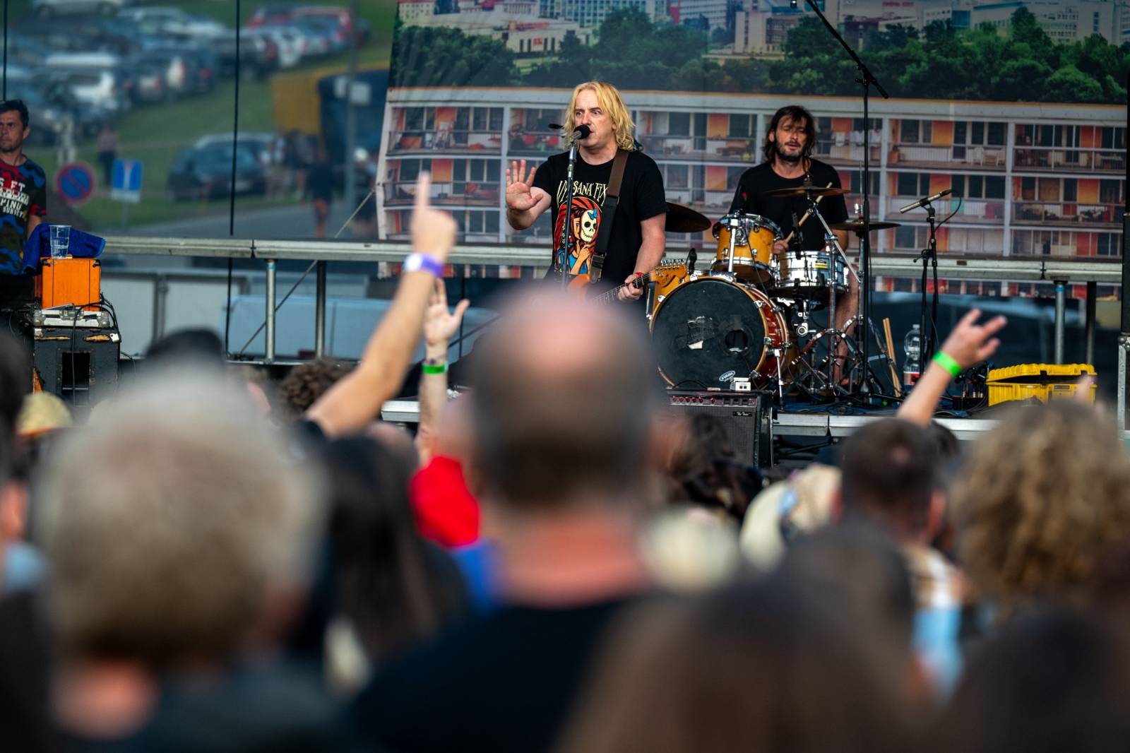 Keltská noc se přestěhovala do Vysoké nad Jizerou. Hvězdami prvního dne byli Mig 21, Vypsaná fiXa, Totální nasazení, Alkehol i Krucipüsk