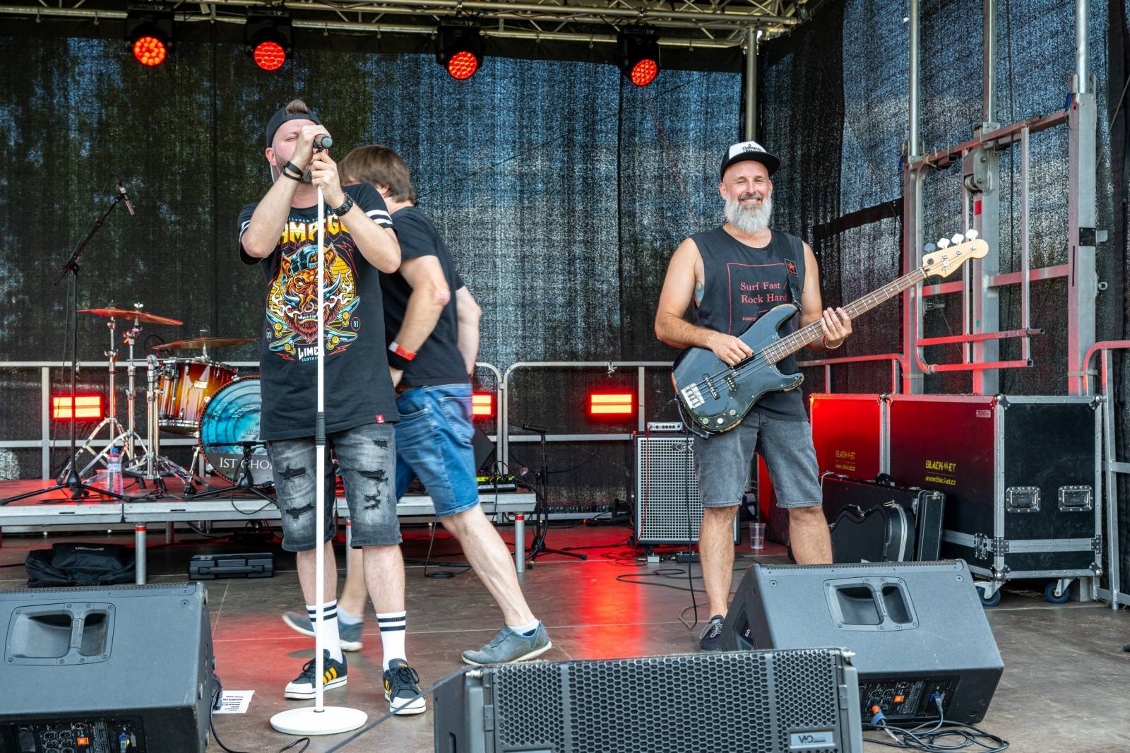 Keltská noc se přestěhovala do Vysoké nad Jizerou. Hvězdami prvního dne byli Mig 21, Vypsaná fiXa, Totální nasazení, Alkehol i Krucipüsk