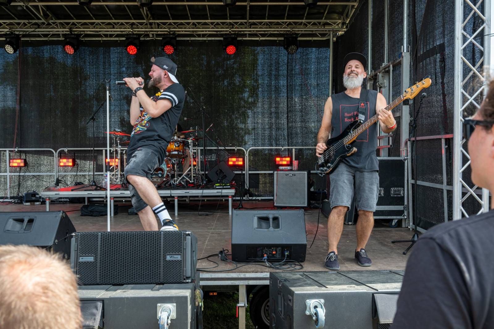 Keltská noc se přestěhovala do Vysoké nad Jizerou. Hvězdami prvního dne byli Mig 21, Vypsaná fiXa, Totální nasazení, Alkehol i Krucipüsk