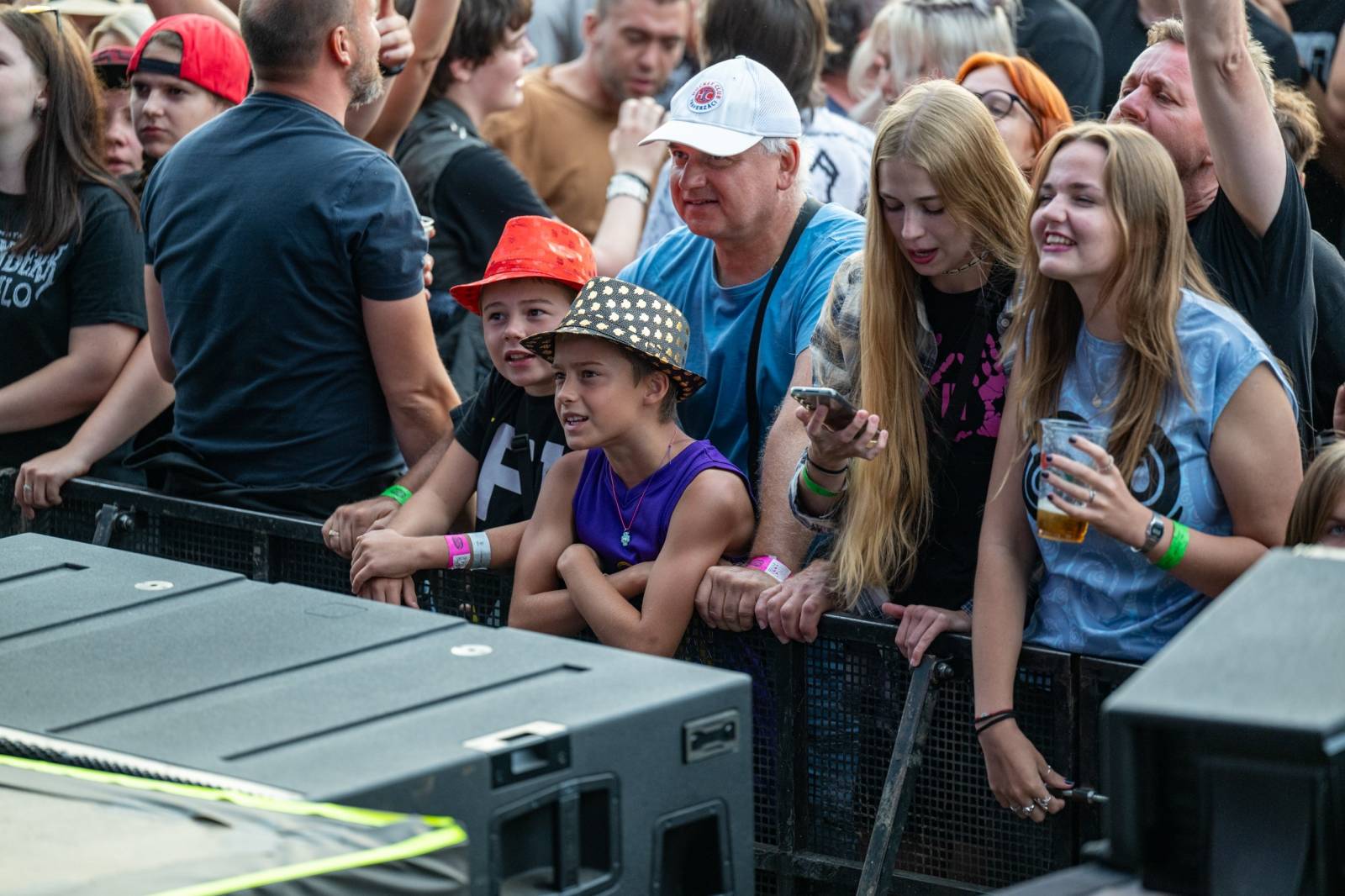 Keltská noc se přestěhovala do Vysoké nad Jizerou. Hvězdami prvního dne byli Mig 21, Vypsaná fiXa, Totální nasazení, Alkehol i Krucipüsk