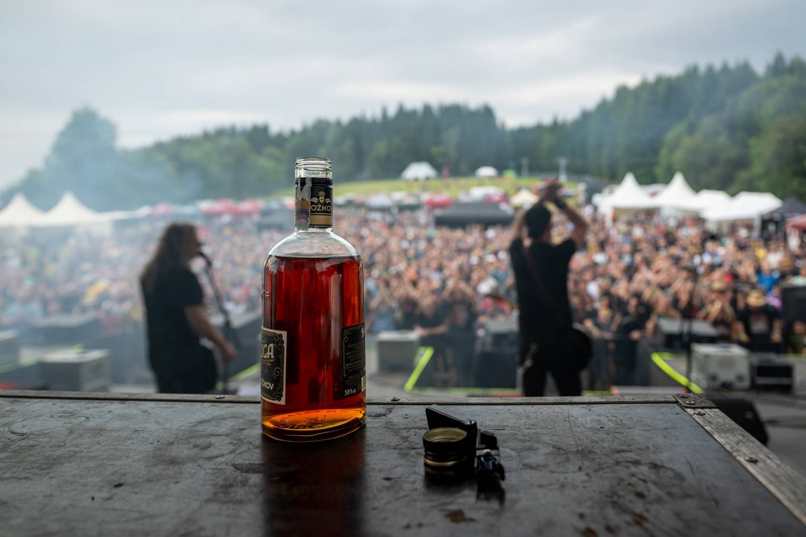 Keltská noc se přestěhovala do Vysoké nad Jizerou. Hvězdami prvního dne byli Mig 21, Vypsaná fiXa, Totální nasazení, Alkehol i Krucipüsk