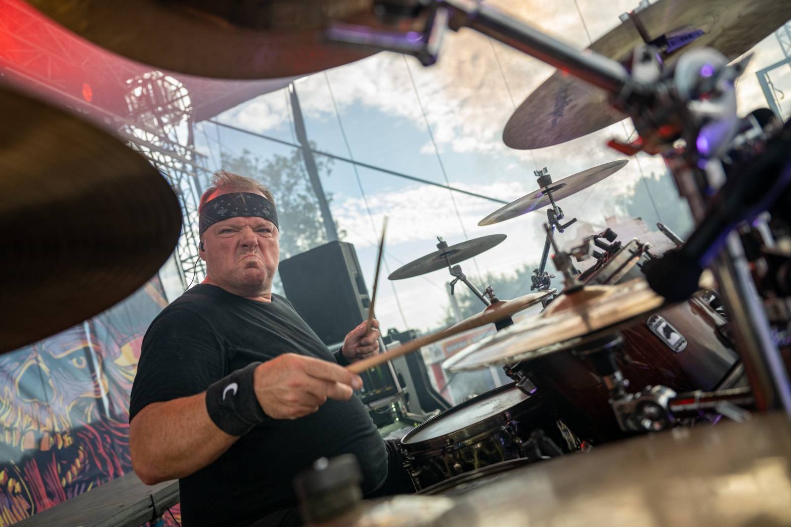 Keltská noc se přestěhovala do Vysoké nad Jizerou. Hvězdami prvního dne byli Mig 21, Vypsaná fiXa, Totální nasazení, Alkehol i Krucipüsk