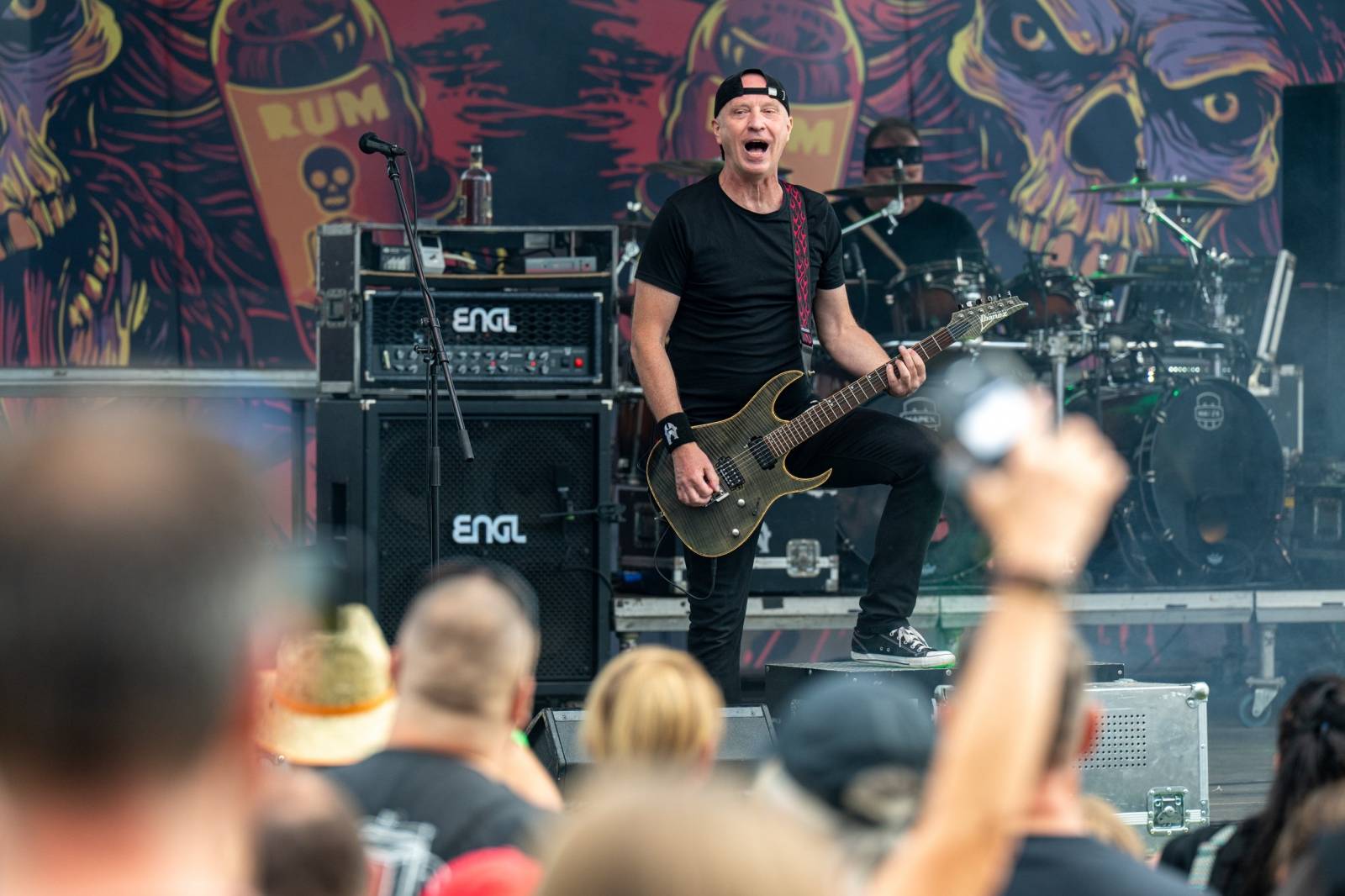 Keltská noc se přestěhovala do Vysoké nad Jizerou. Hvězdami prvního dne byli Mig 21, Vypsaná fiXa, Totální nasazení, Alkehol i Krucipüsk