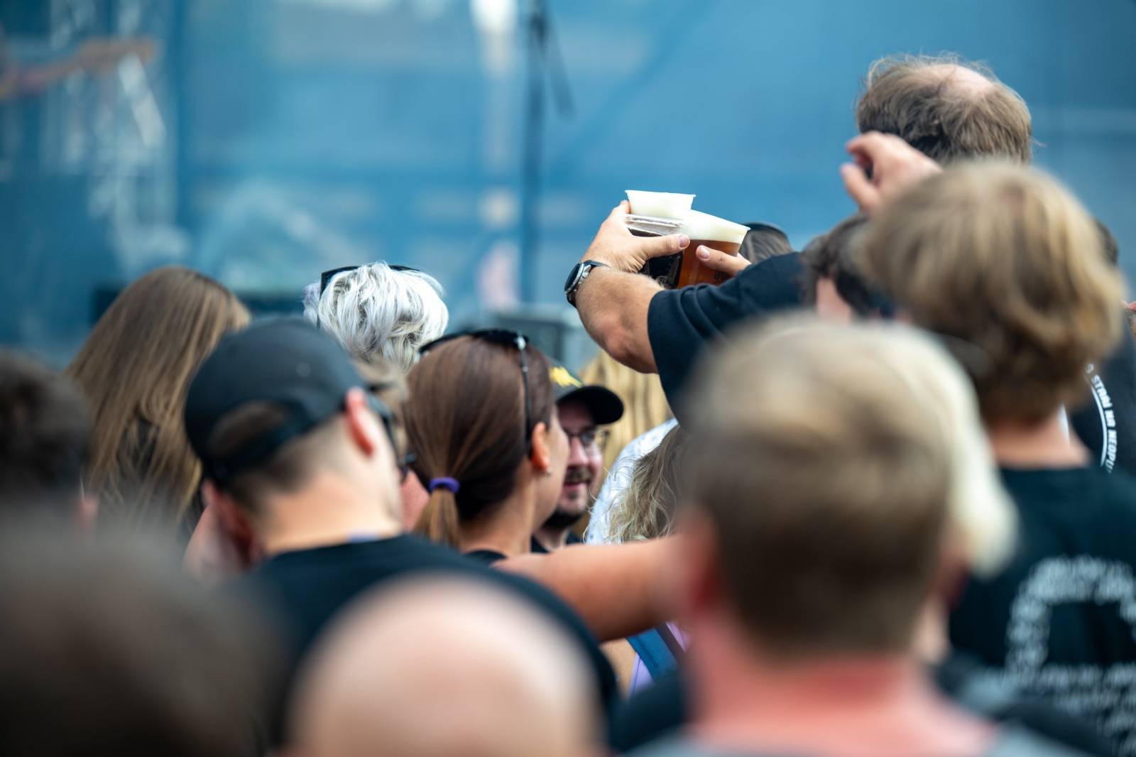 Keltská noc se přestěhovala do Vysoké nad Jizerou. Hvězdami prvního dne byli Mig 21, Vypsaná fiXa, Totální nasazení, Alkehol i Krucipüsk