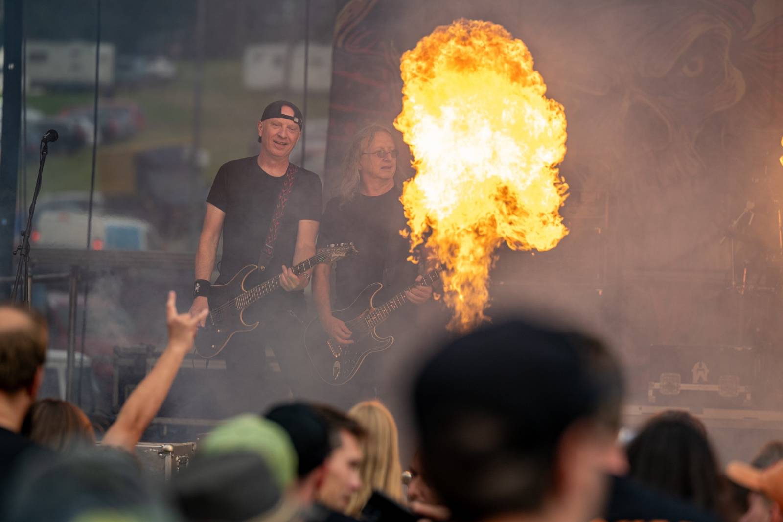 Keltská noc se přestěhovala do Vysoké nad Jizerou. Hvězdami prvního dne byli Mig 21, Vypsaná fiXa, Totální nasazení, Alkehol i Krucipüsk