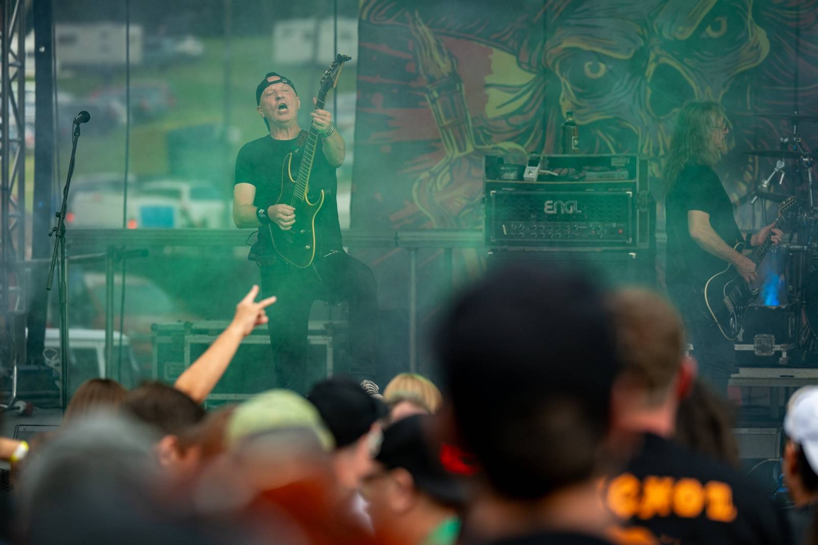 Keltská noc se přestěhovala do Vysoké nad Jizerou. Hvězdami prvního dne byli Mig 21, Vypsaná fiXa, Totální nasazení, Alkehol i Krucipüsk