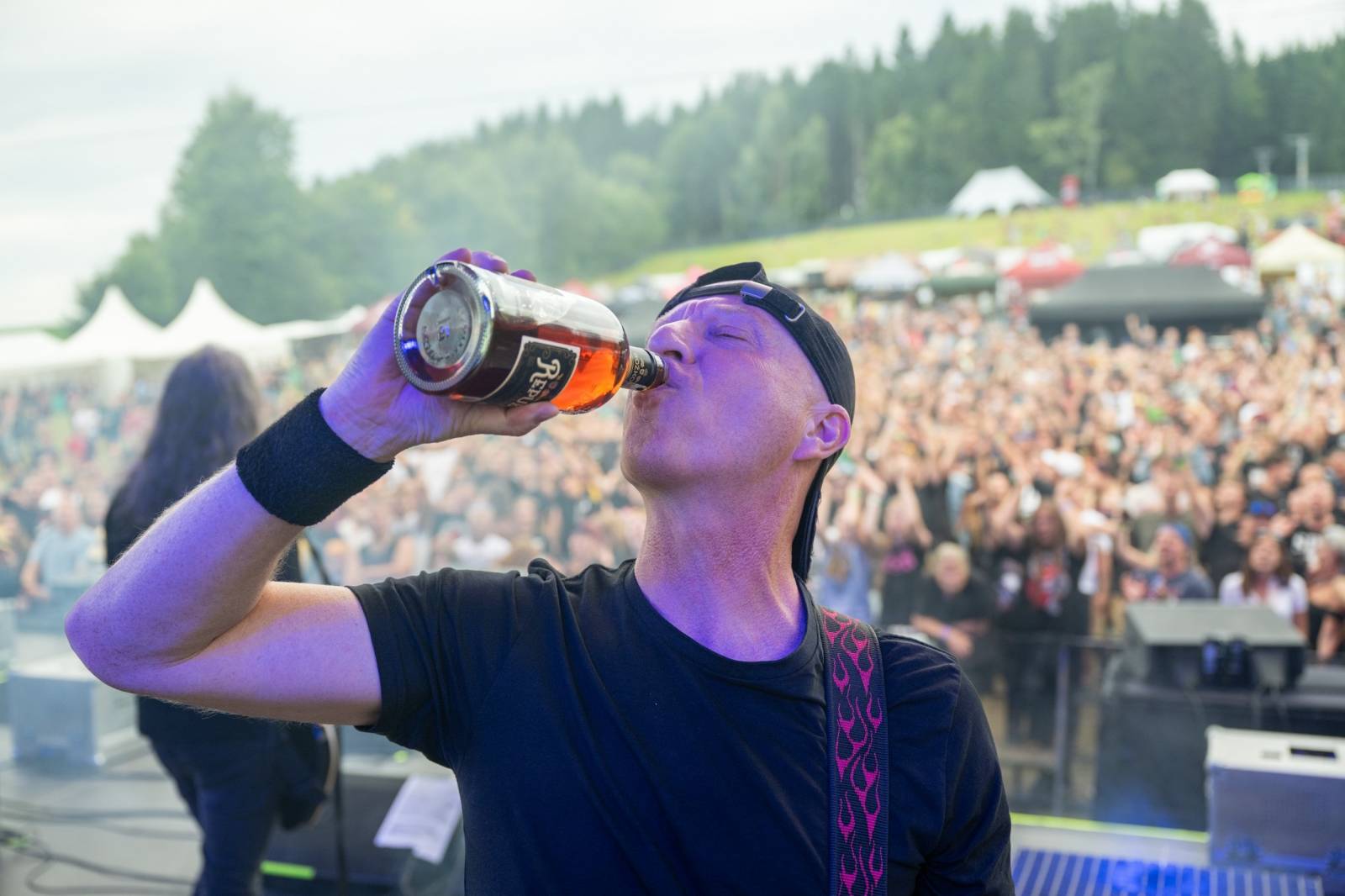 Keltská noc se přestěhovala do Vysoké nad Jizerou. Hvězdami prvního dne byli Mig 21, Vypsaná fiXa, Totální nasazení, Alkehol i Krucipüsk