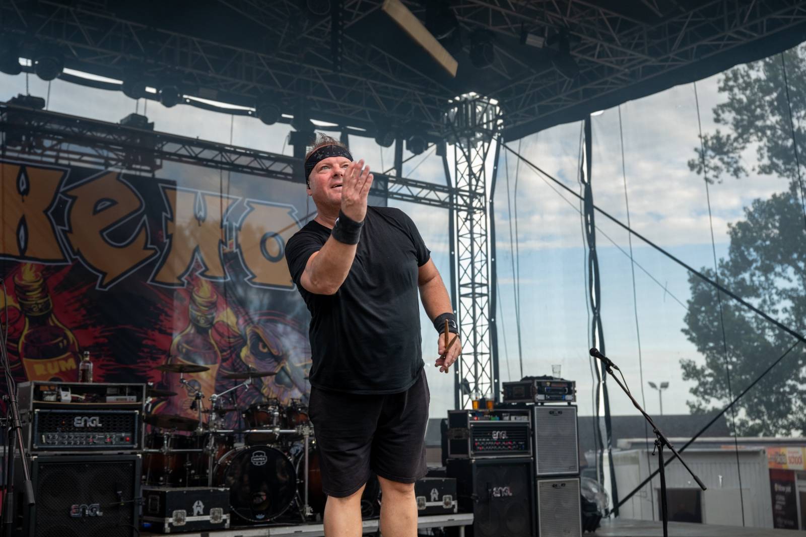 Keltská noc se přestěhovala do Vysoké nad Jizerou. Hvězdami prvního dne byli Mig 21, Vypsaná fiXa, Totální nasazení, Alkehol i Krucipüsk