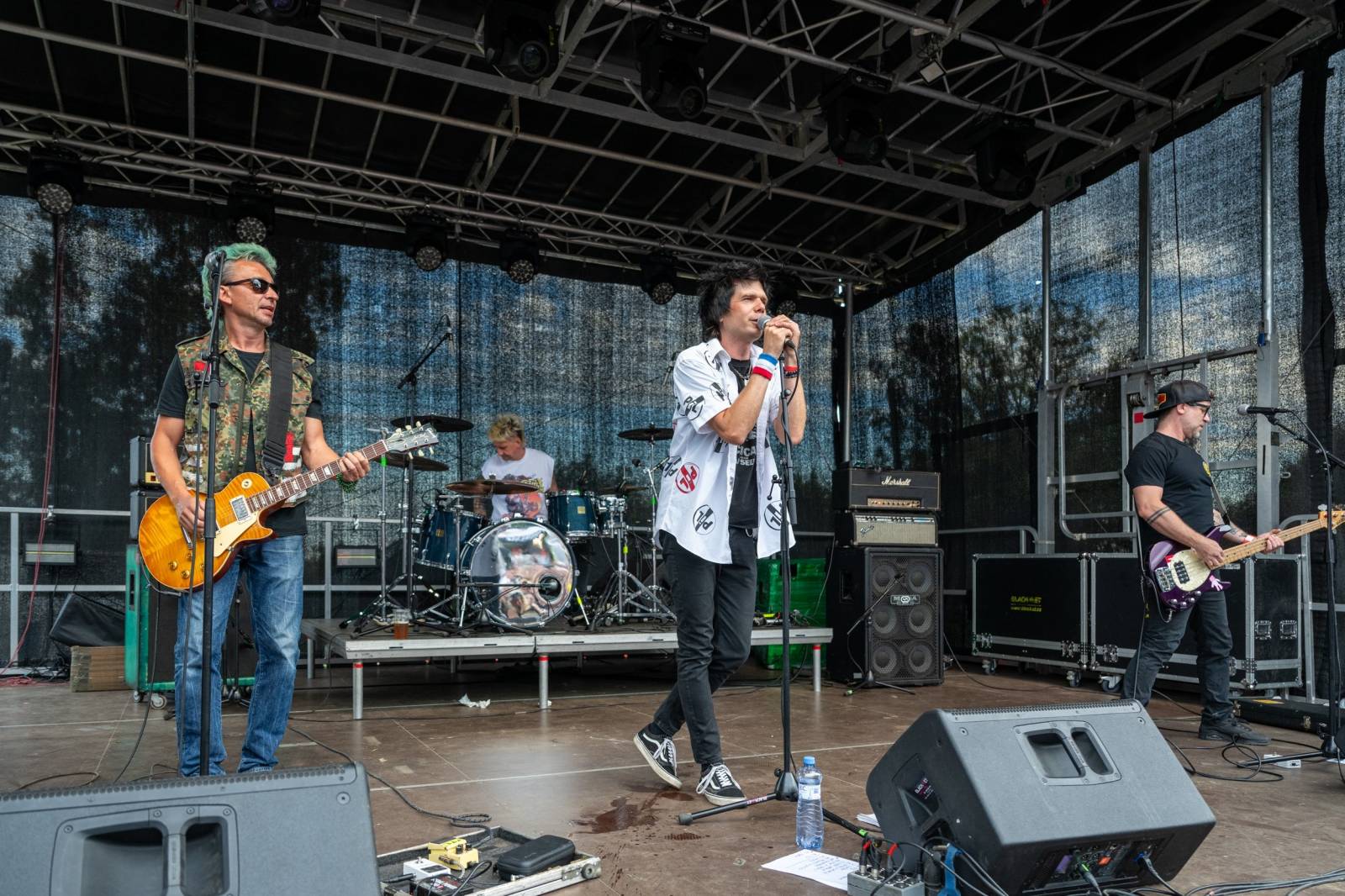 Keltská noc se přestěhovala do Vysoké nad Jizerou. Hvězdami prvního dne byli Mig 21, Vypsaná fiXa, Totální nasazení, Alkehol i Krucipüsk