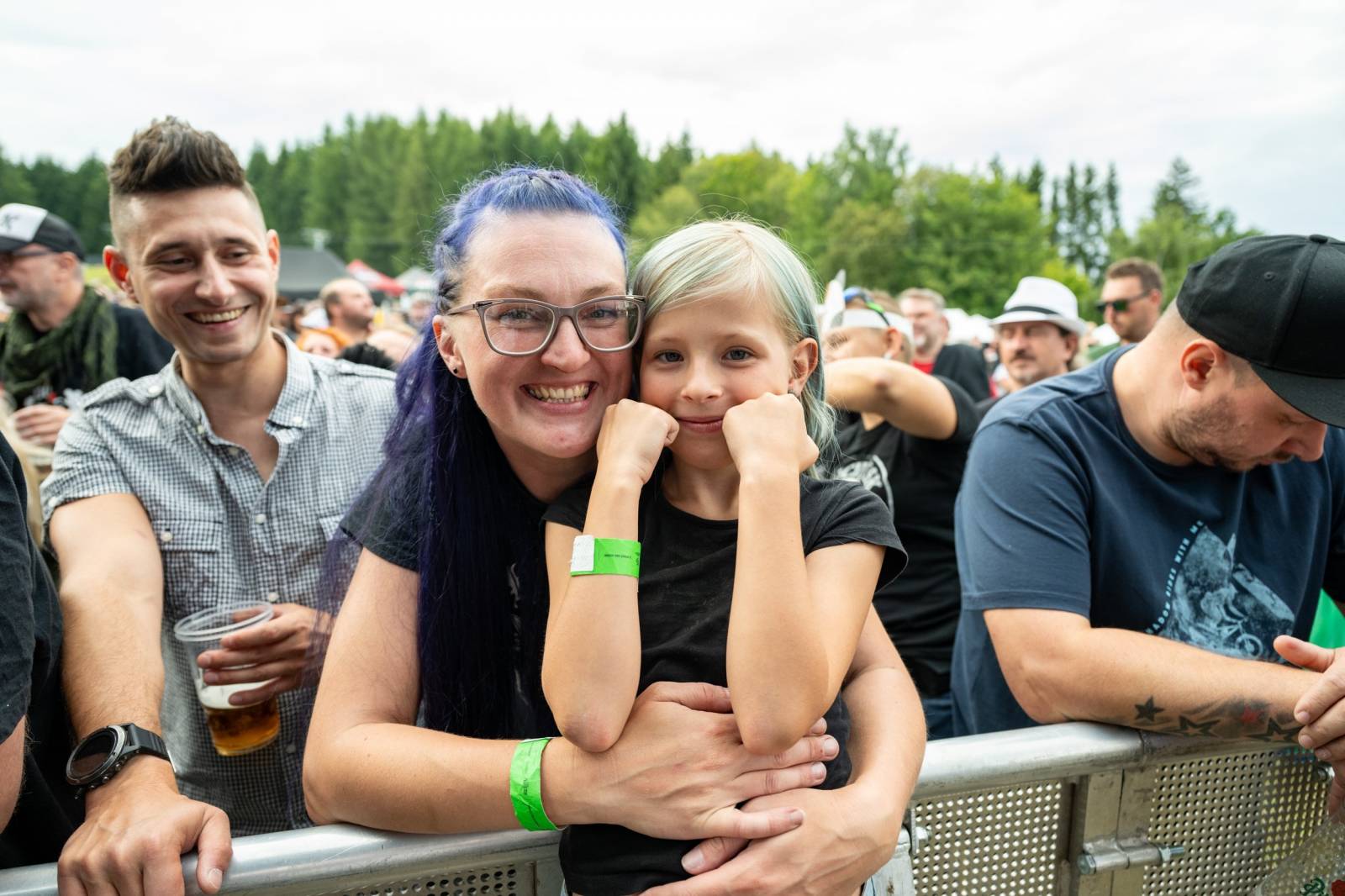 Keltská noc se přestěhovala do Vysoké nad Jizerou. Hvězdami prvního dne byli Mig 21, Vypsaná fiXa, Totální nasazení, Alkehol i Krucipüsk