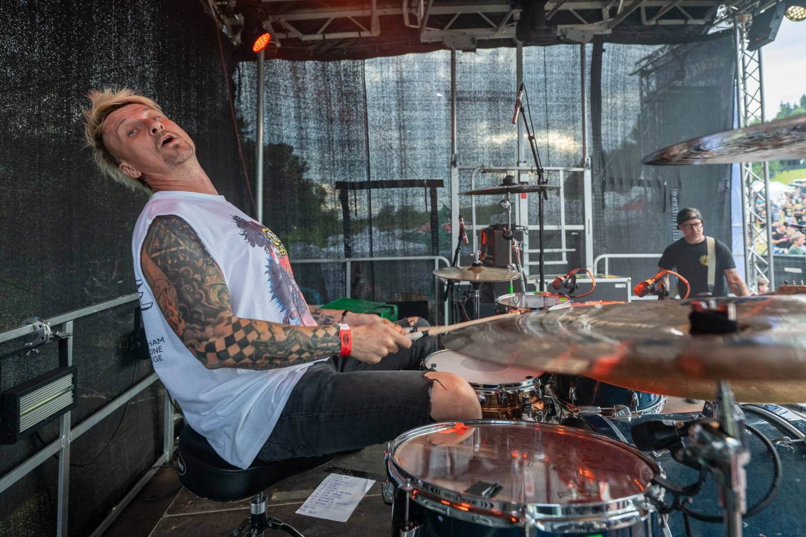 Keltská noc se přestěhovala do Vysoké nad Jizerou. Hvězdami prvního dne byli Mig 21, Vypsaná fiXa, Totální nasazení, Alkehol i Krucipüsk