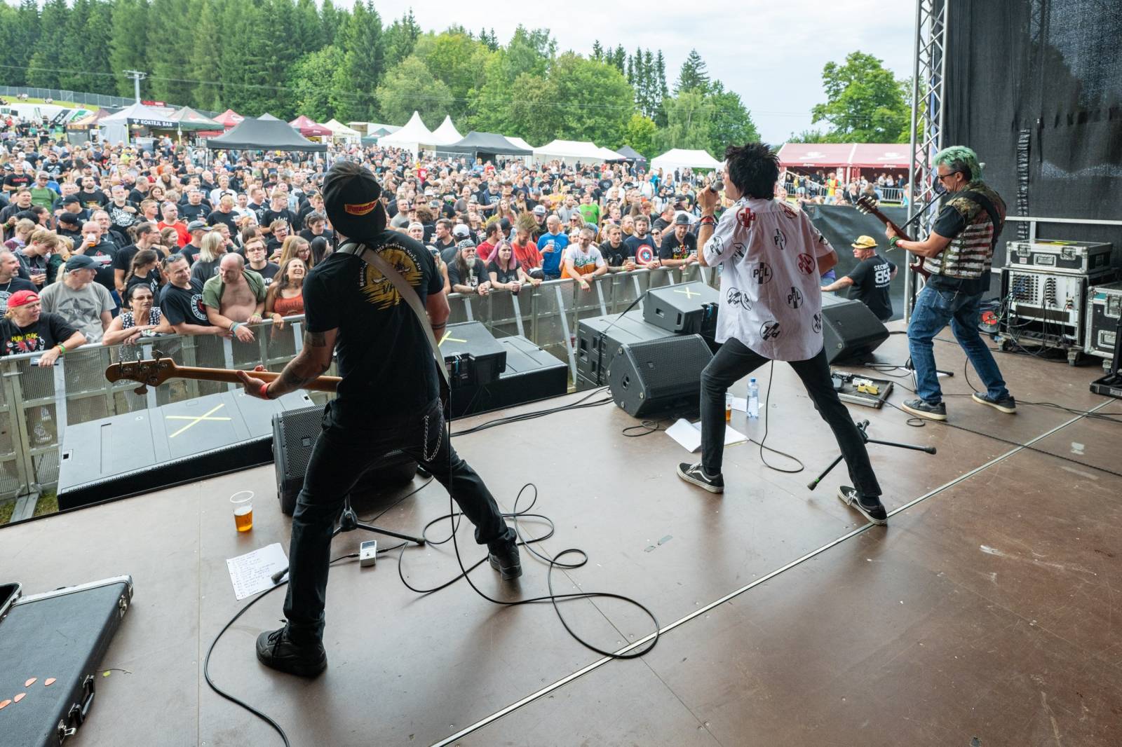 Keltská noc se přestěhovala do Vysoké nad Jizerou. Hvězdami prvního dne byli Mig 21, Vypsaná fiXa, Totální nasazení, Alkehol i Krucipüsk