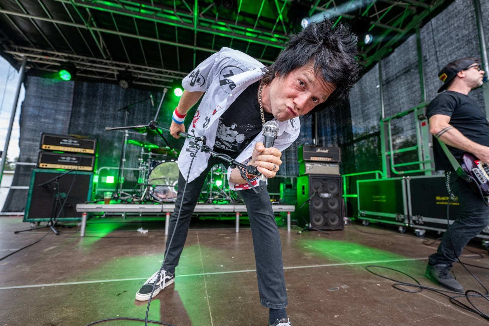 Keltská noc se přestěhovala do Vysoké nad Jizerou. Hvězdami prvního dne byli Mig 21, Vypsaná fiXa, Totální nasazení, Alkehol i Krucipüsk