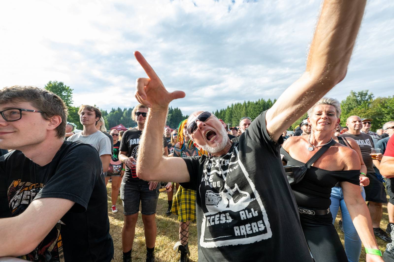 Keltská noc se přestěhovala do Vysoké nad Jizerou. Hvězdami prvního dne byli Mig 21, Vypsaná fiXa, Totální nasazení, Alkehol i Krucipüsk