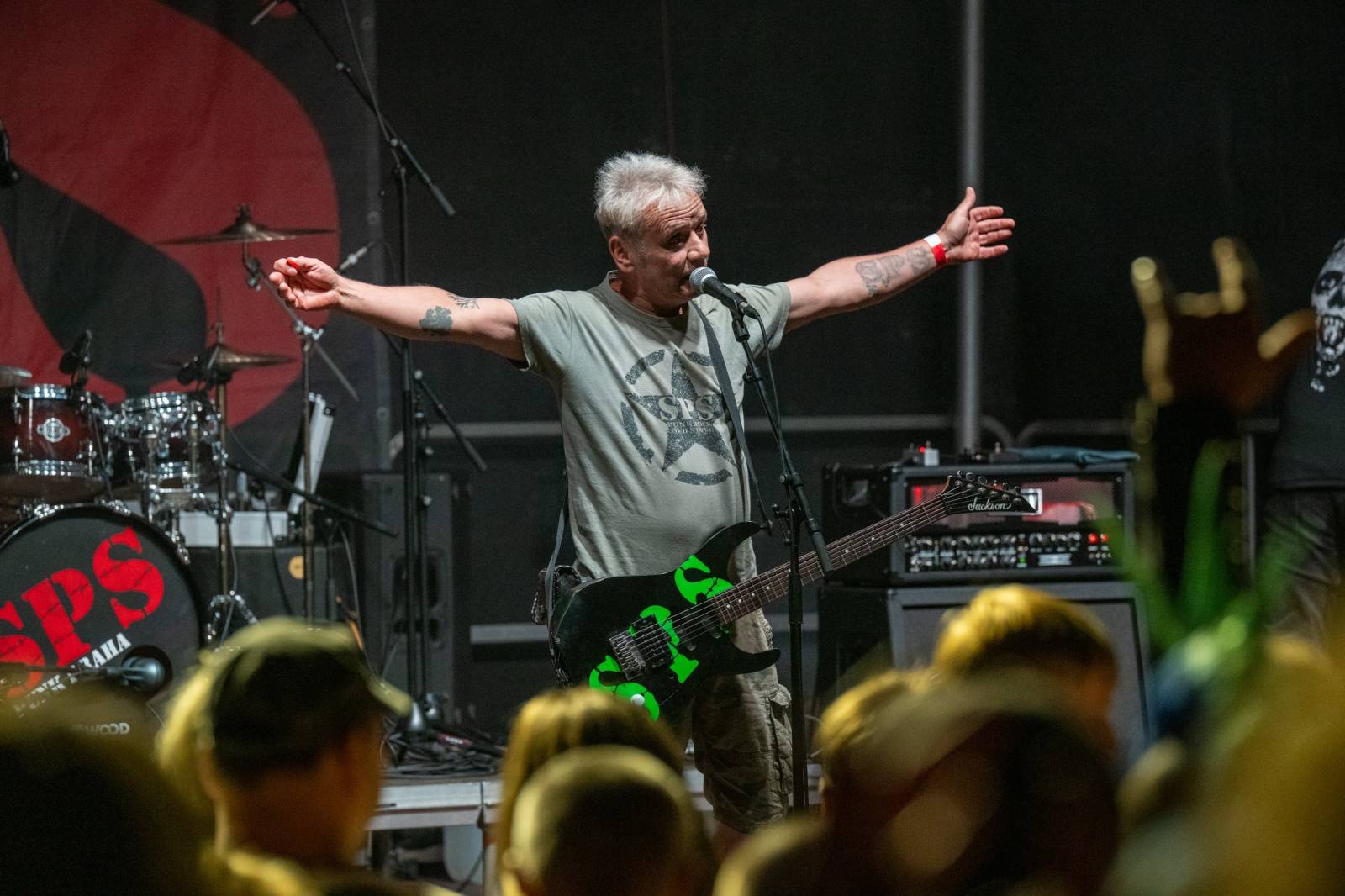 Keltská noc se přestěhovala do Vysoké nad Jizerou. Hvězdami prvního dne byli Mig 21, Vypsaná fiXa, Totální nasazení, Alkehol i Krucipüsk