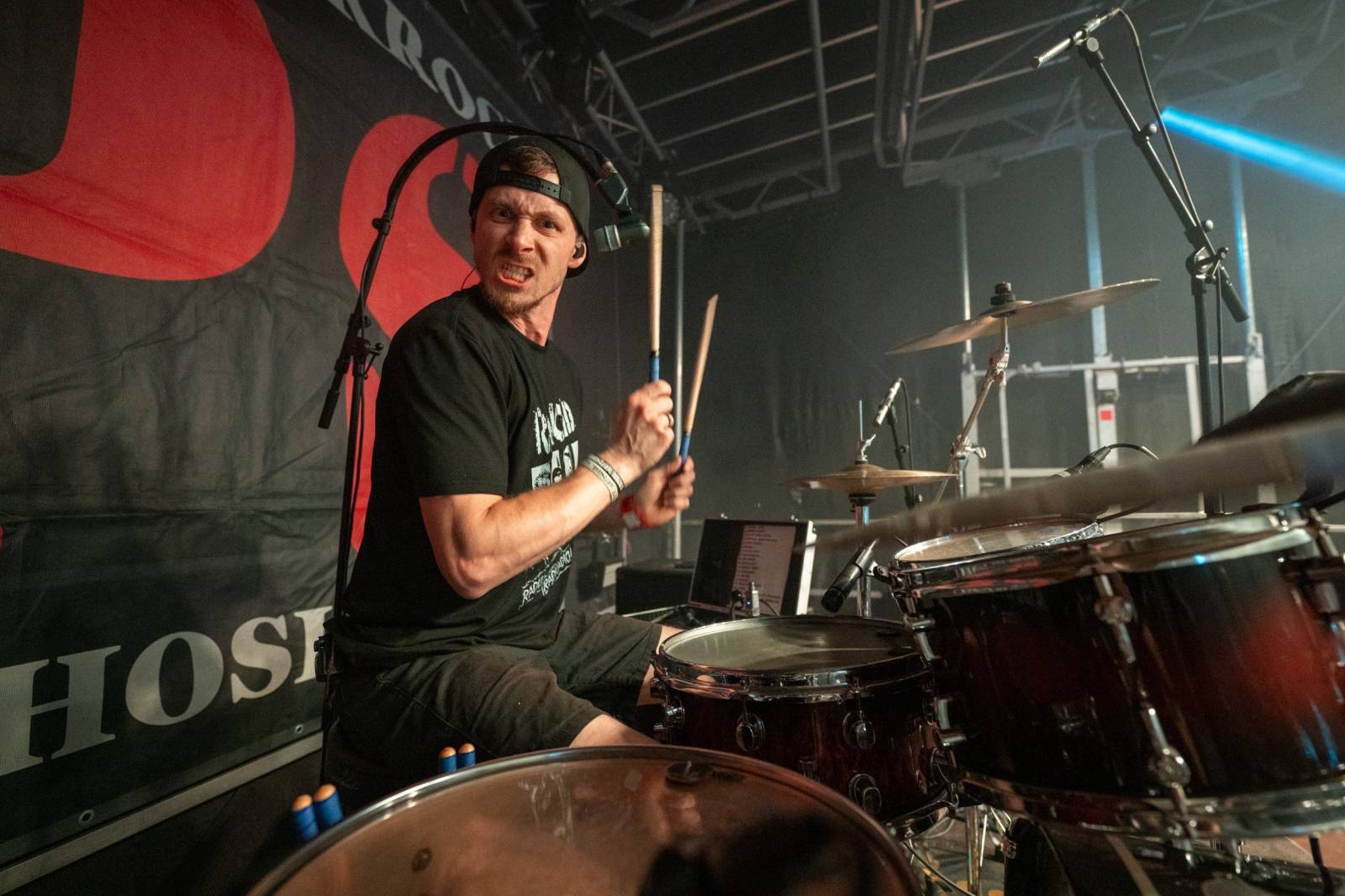 Keltská noc se přestěhovala do Vysoké nad Jizerou. Hvězdami prvního dne byli Mig 21, Vypsaná fiXa, Totální nasazení, Alkehol i Krucipüsk