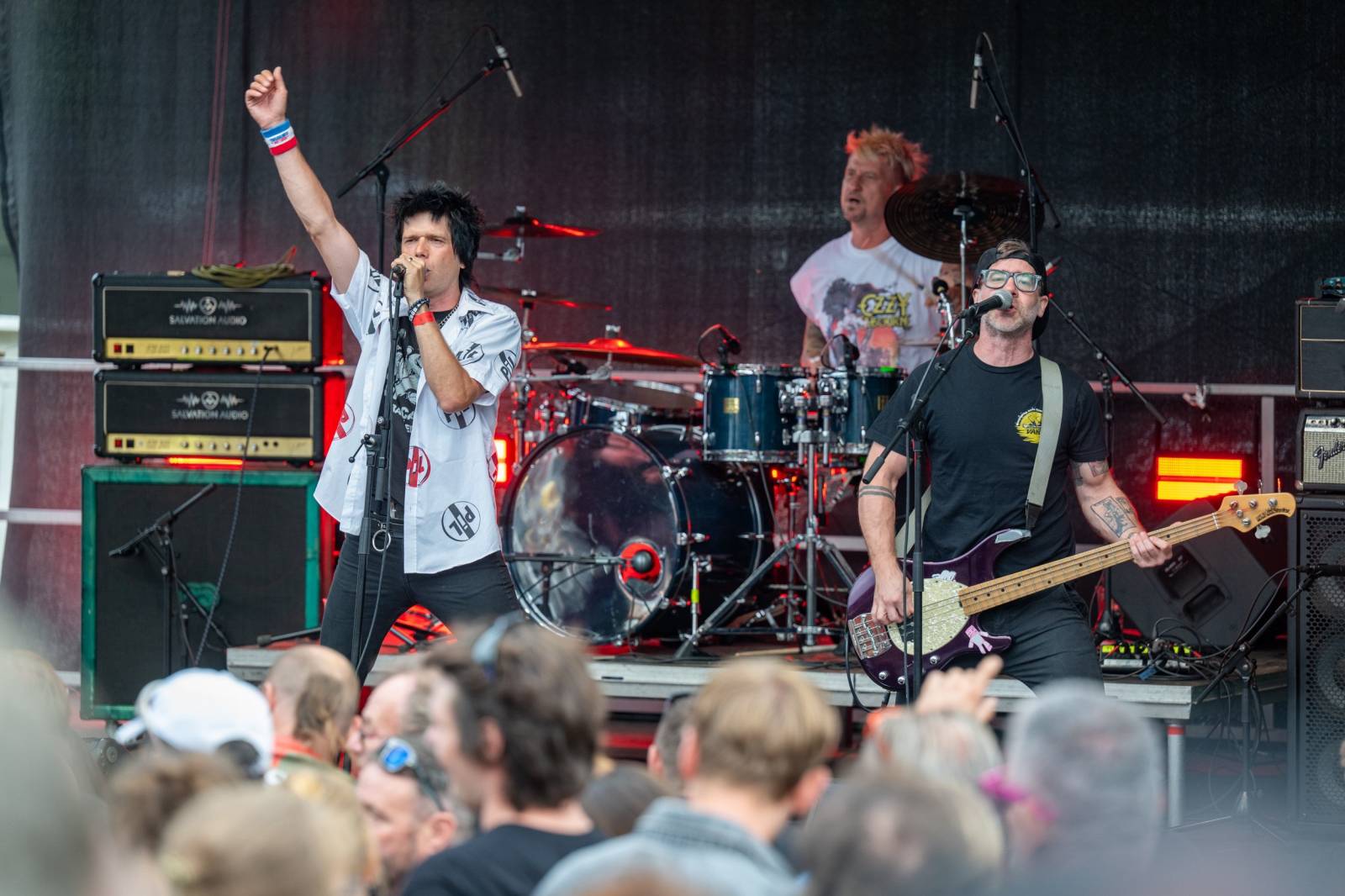 Keltská noc se přestěhovala do Vysoké nad Jizerou. Hvězdami prvního dne byli Mig 21, Vypsaná fiXa, Totální nasazení, Alkehol i Krucipüsk