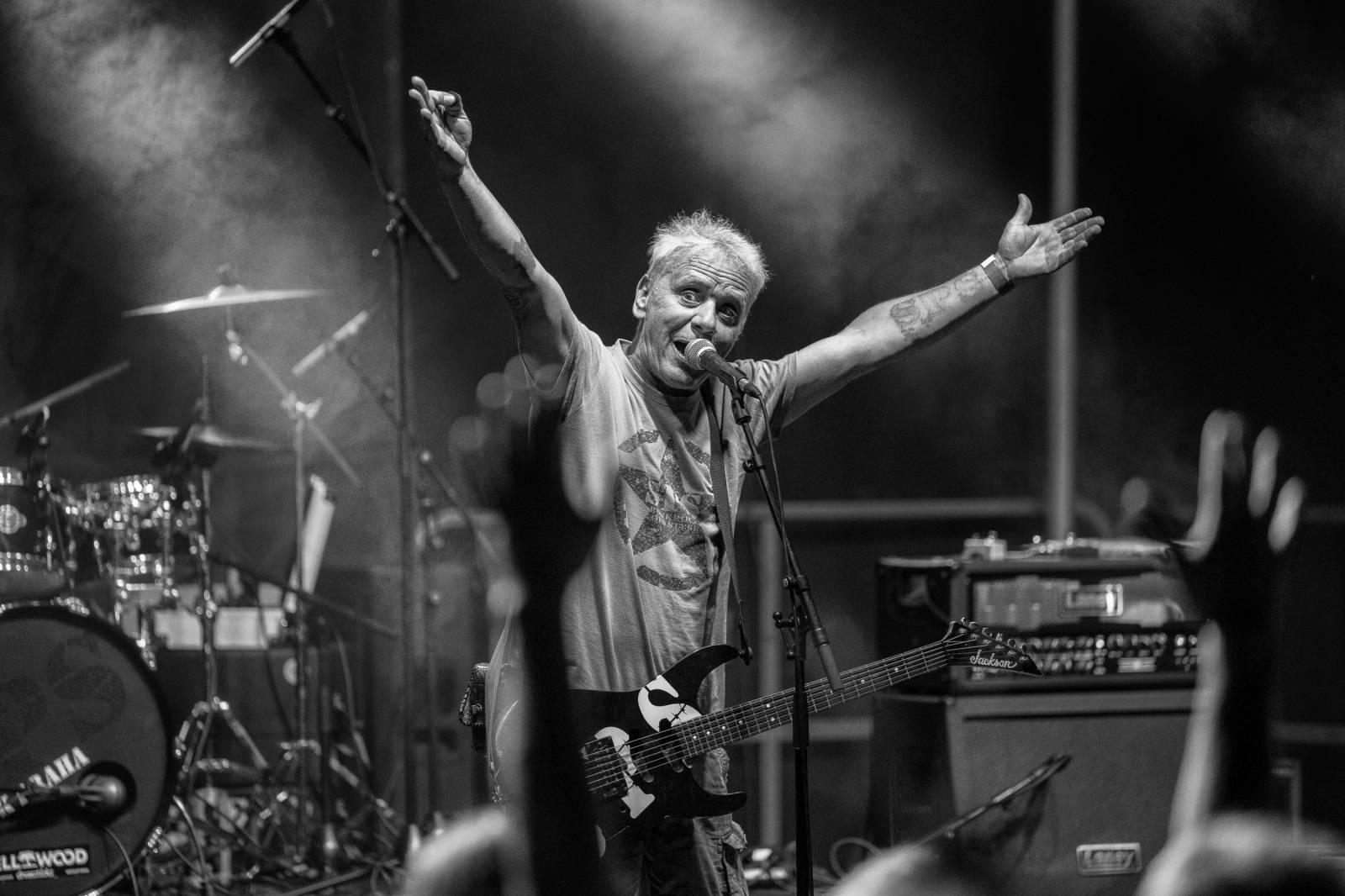 Keltská noc se přestěhovala do Vysoké nad Jizerou. Hvězdami prvního dne byli Mig 21, Vypsaná fiXa, Totální nasazení, Alkehol i Krucipüsk