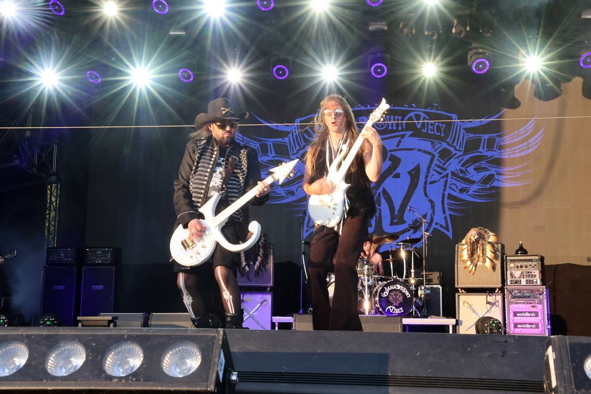 Hrady CZ na Veveří: Tomáš Klus se zranil, k Wanastowkám se připojila Lucie a víkend zakončil svou show Kabát