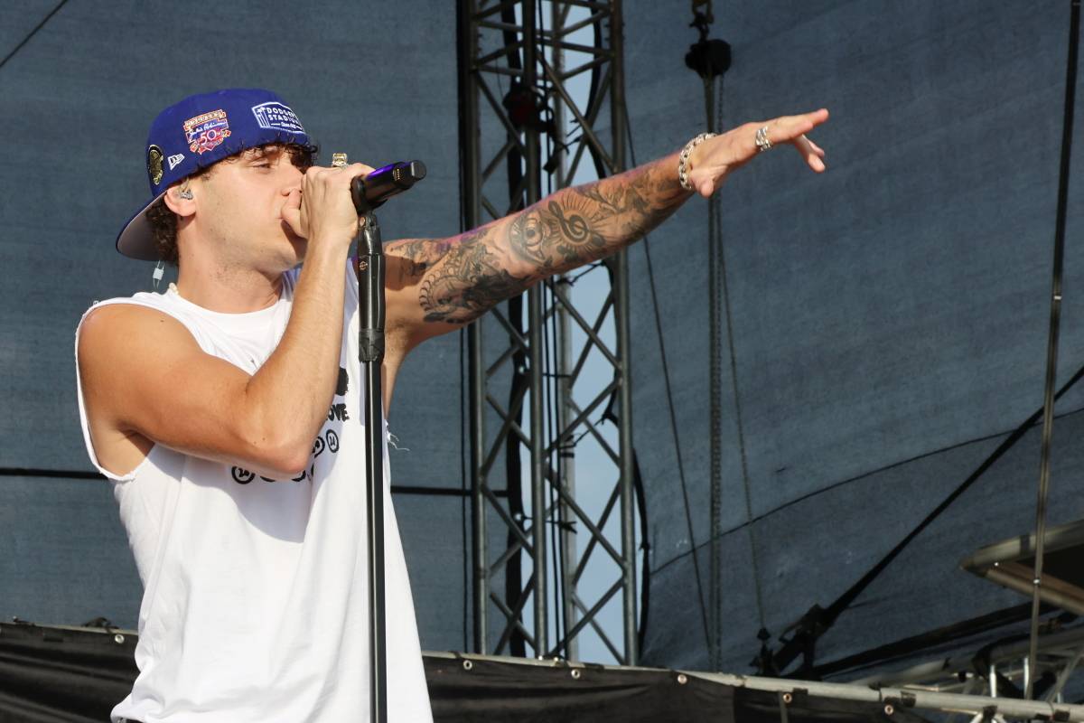 Hrady CZ na Veveří: Tomáš Klus se zranil, k Wanastowkám se připojila Lucie a víkend zakončil svou show Kabát