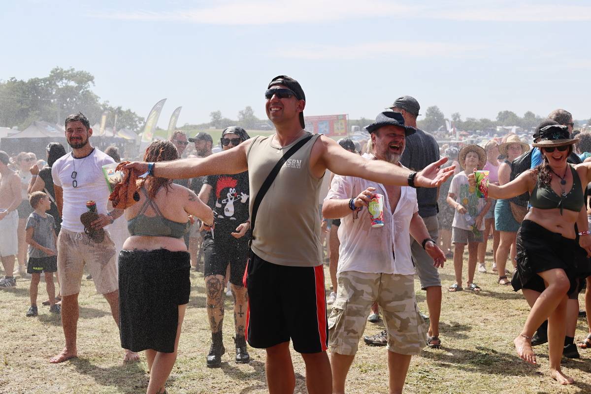 Hrady CZ na Veveří: Tomáš Klus se zranil, k Wanastowkám se připojila Lucie a víkend zakončil svou show Kabát