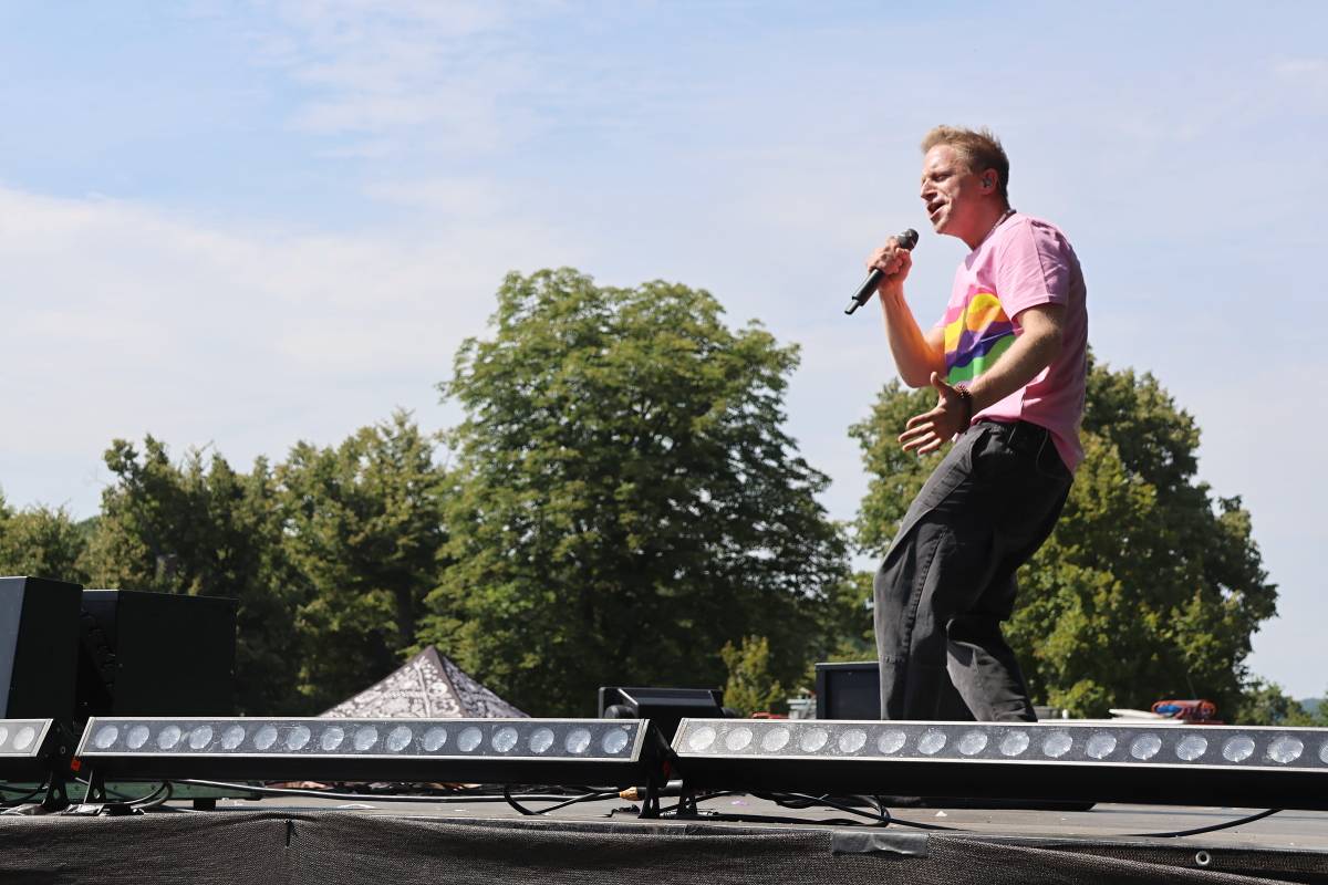 Hrady CZ na Veveří: Tomáš Klus se zranil, k Wanastowkám se připojila Lucie a víkend zakončil svou show Kabát