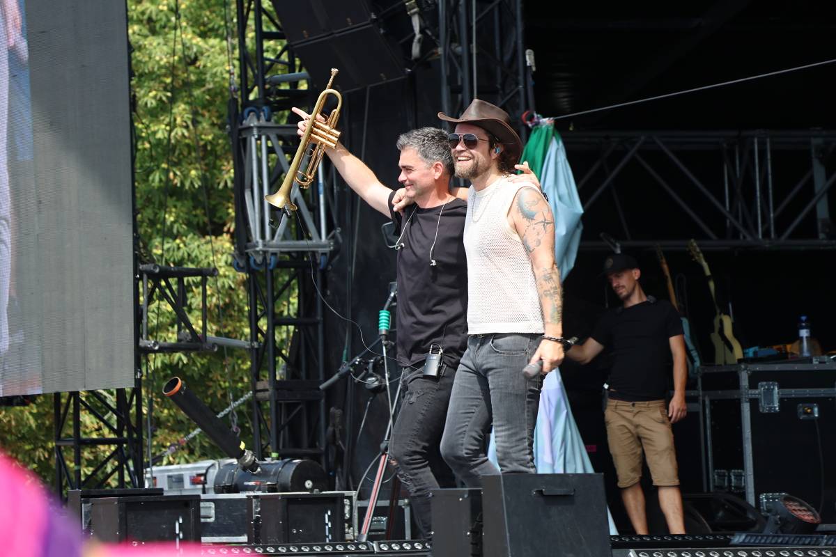 Hrady CZ na Veveří: Tomáš Klus se zranil, k Wanastowkám se připojila Lucie a víkend zakončil svou show Kabát