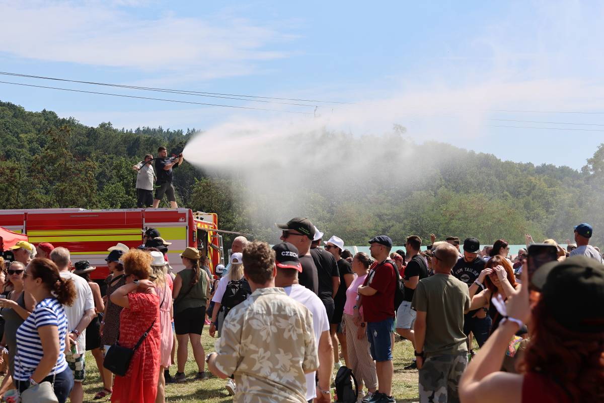 Hrady CZ na Veveří: Tomáš Klus se zranil, k Wanastowkám se připojila Lucie a víkend zakončil svou show Kabát