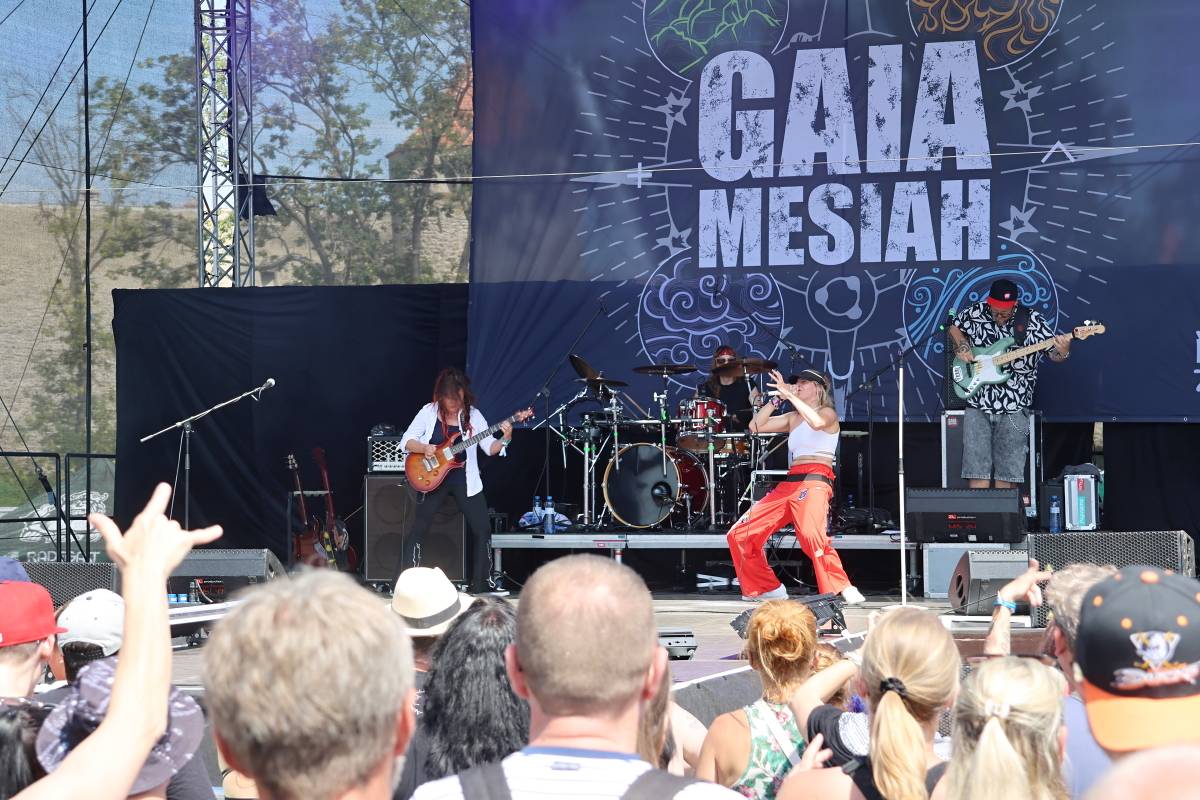 Hrady CZ na Veveří: Tomáš Klus se zranil, k Wanastowkám se připojila Lucie a víkend zakončil svou show Kabát