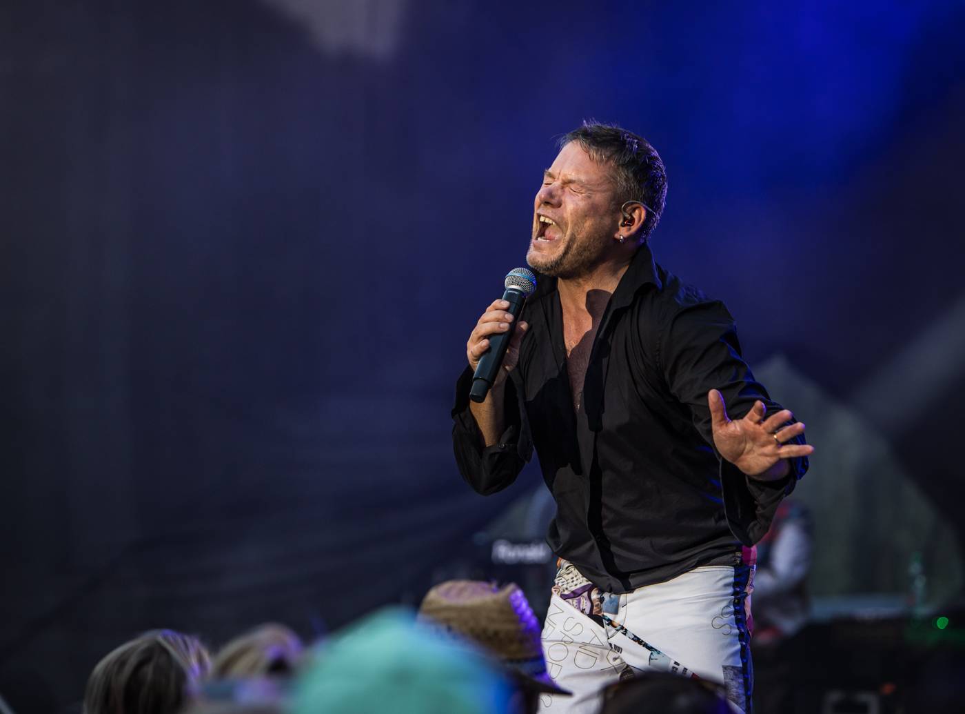 Monkey Business a J.A.R. ukázali, zač je toho Loket. Košile Matěje Rupperta šla opět dolů