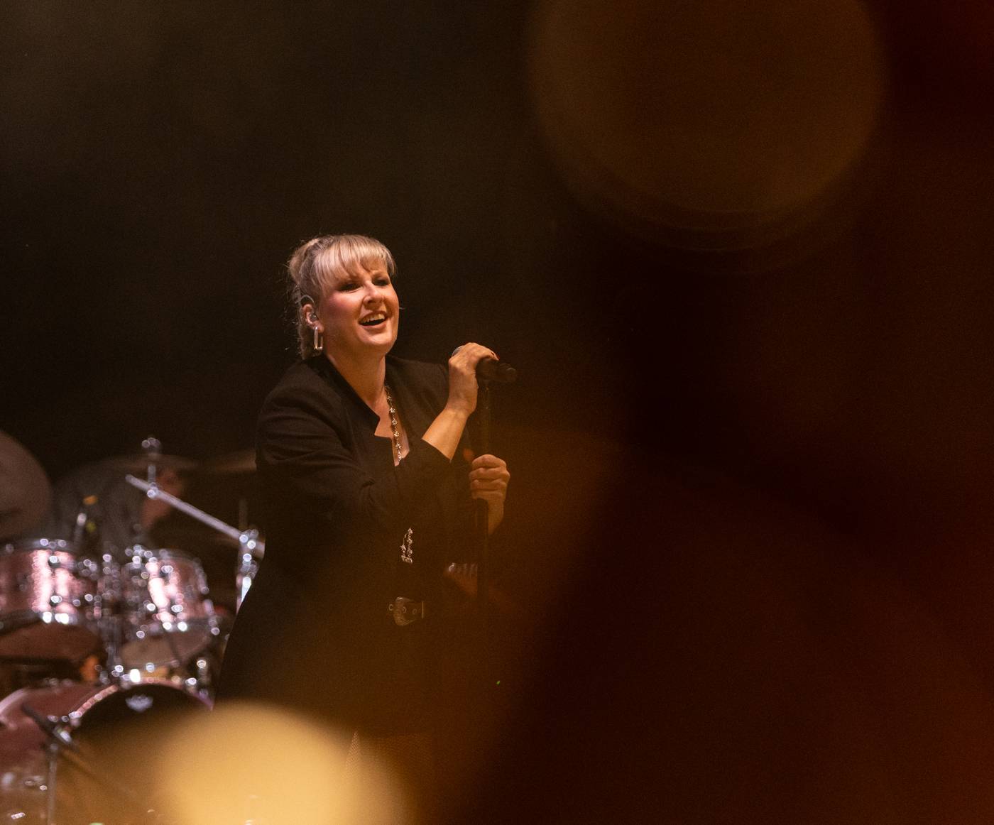 Monkey Business a J.A.R. ukázali, zač je toho Loket. Košile Matěje Rupperta šla opět dolů