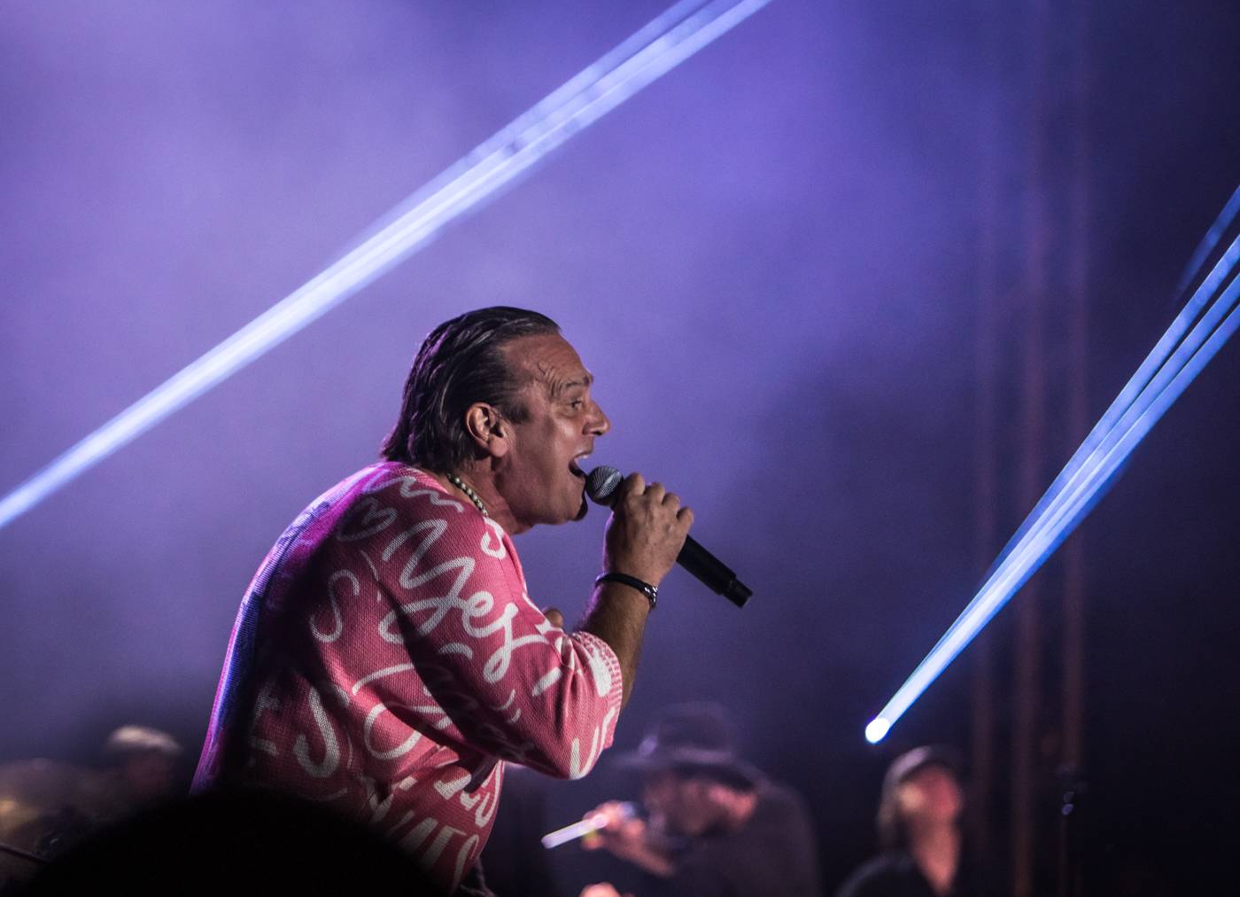 Monkey Business a J.A.R. ukázali, zač je toho Loket. Košile Matěje Rupperta šla opět dolů