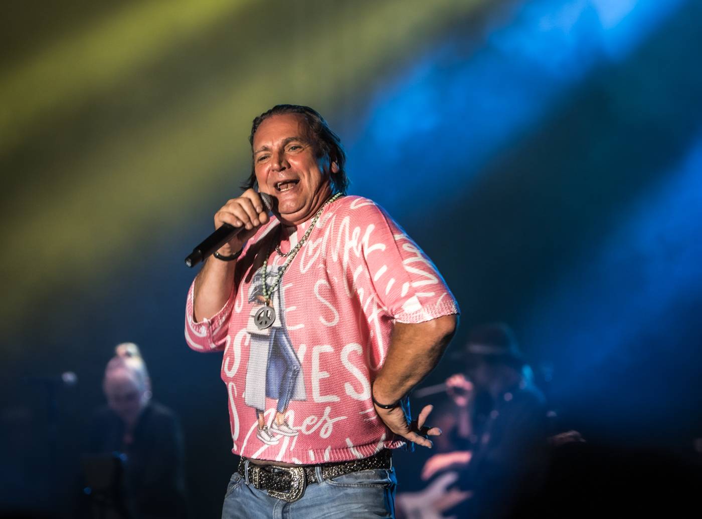 Monkey Business a J.A.R. ukázali, zač je toho Loket. Košile Matěje Rupperta šla opět dolů