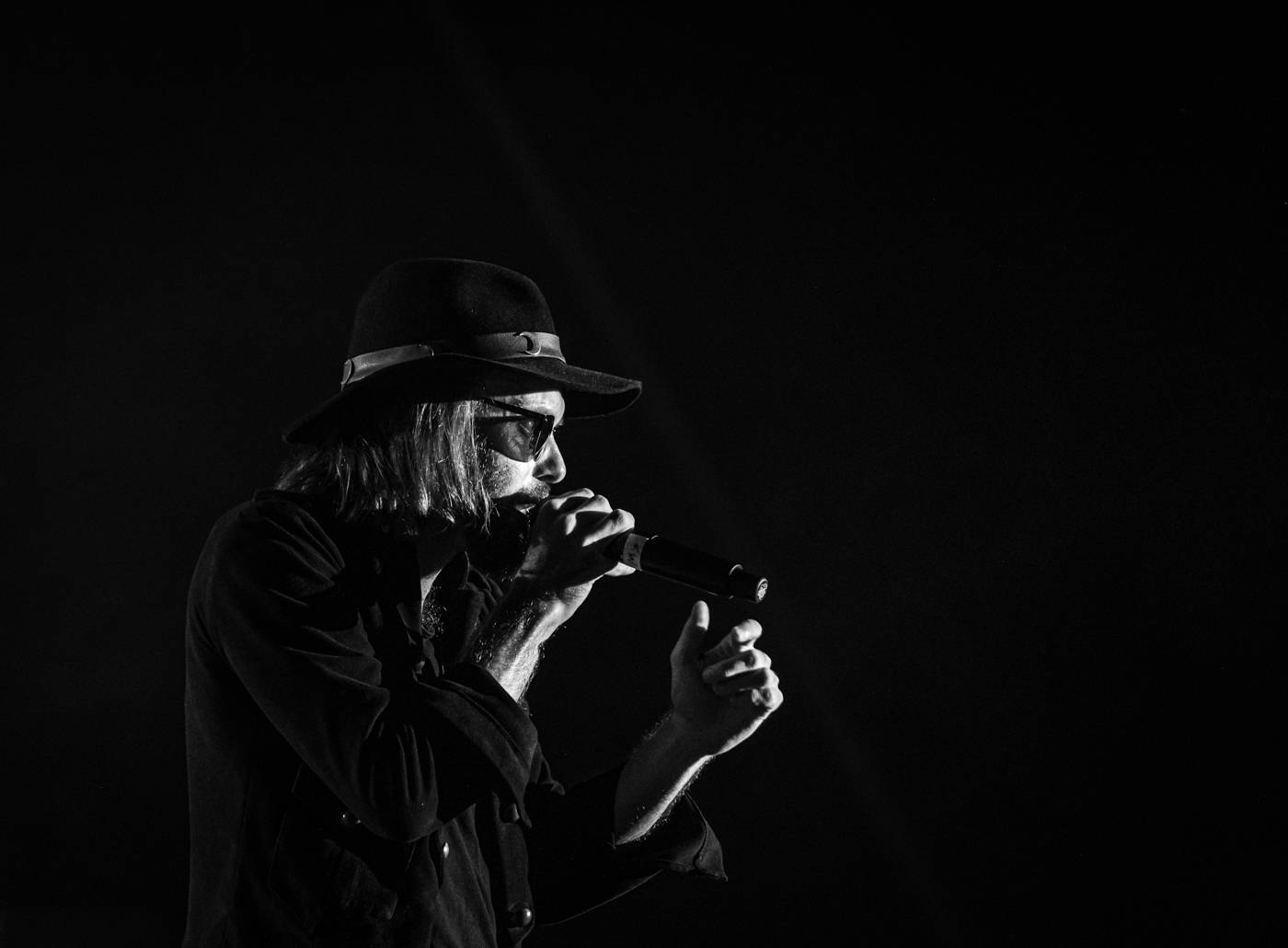 Monkey Business a J.A.R. ukázali, zač je toho Loket. Košile Matěje Rupperta šla opět dolů