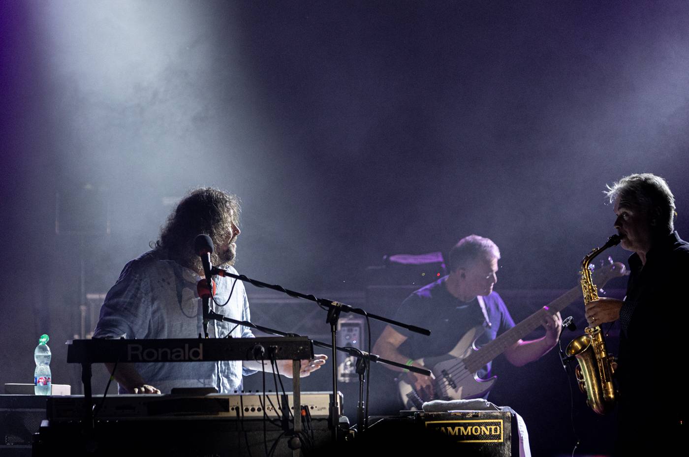 Monkey Business a J.A.R. ukázali, zač je toho Loket. Košile Matěje Rupperta šla opět dolů