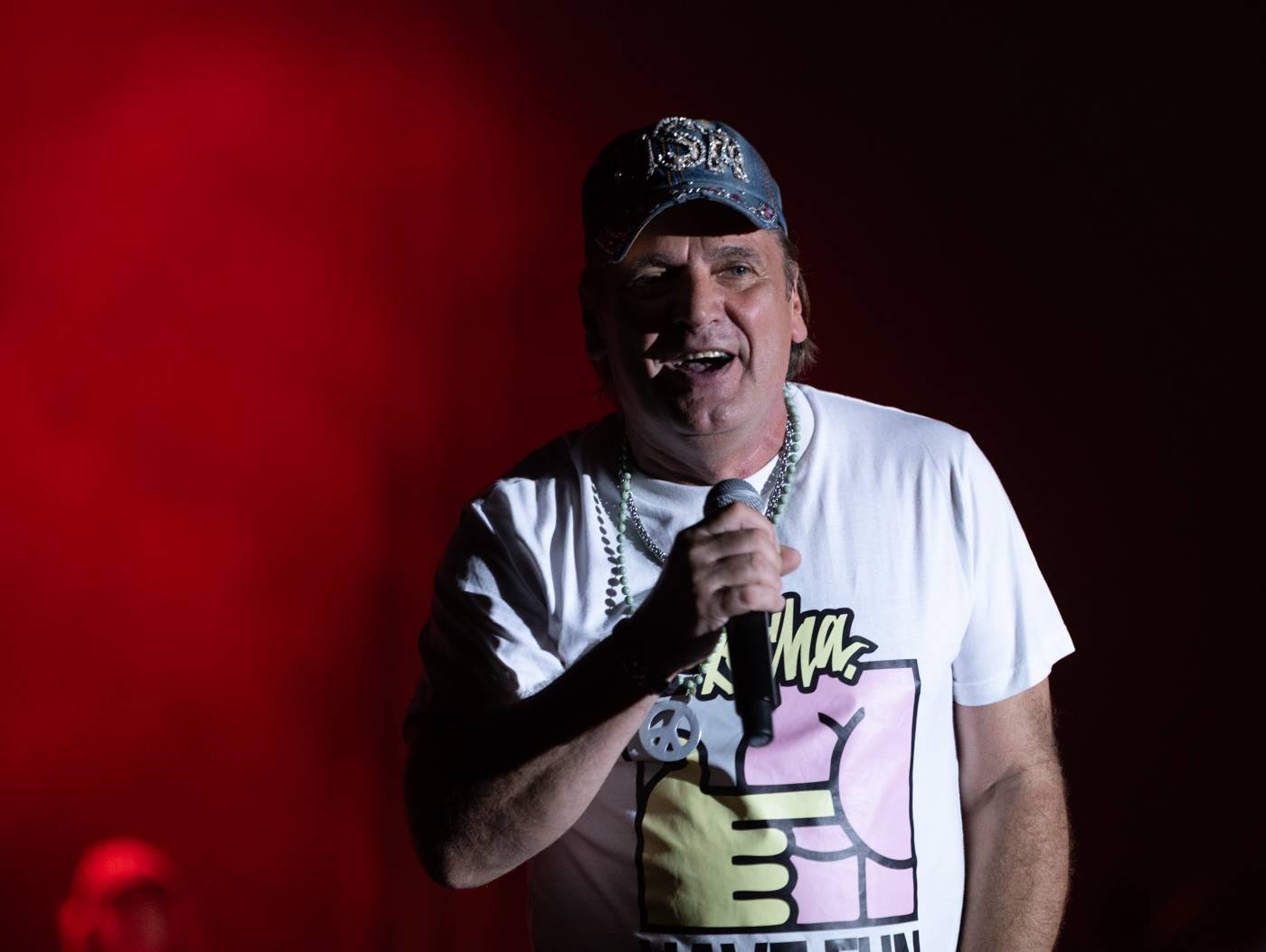 Monkey Business a J.A.R. ukázali, zač je toho Loket. Košile Matěje Rupperta šla opět dolů