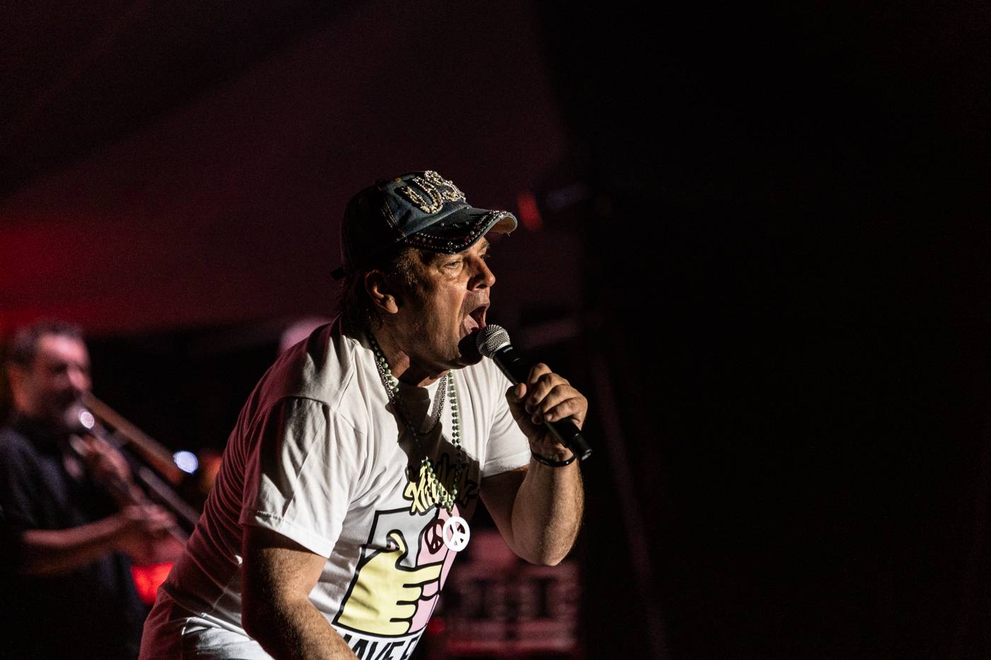 Monkey Business a J.A.R. ukázali, zač je toho Loket. Košile Matěje Rupperta šla opět dolů