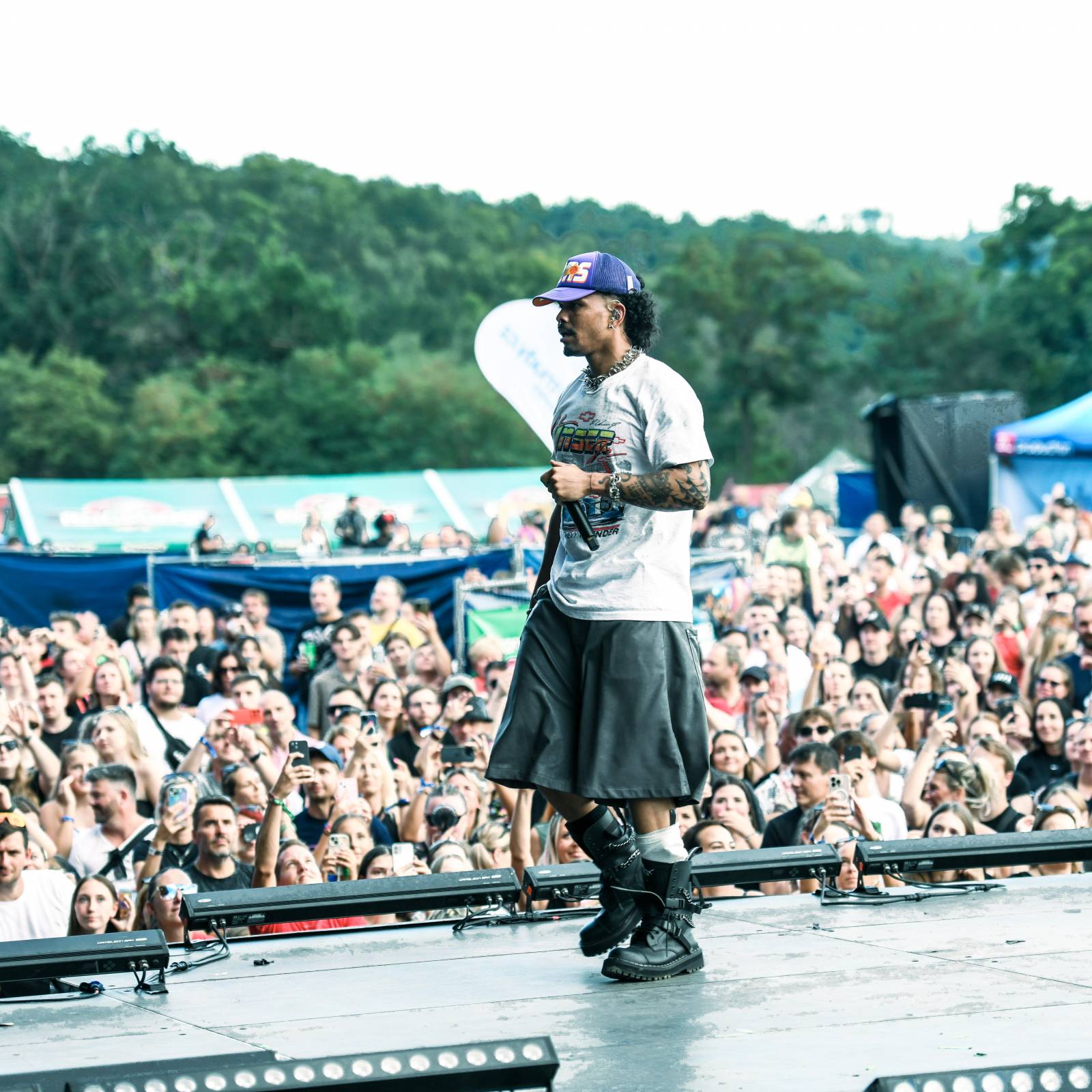 Na Hradech CZ bylo horko nejen kvůli vysokým teplotám. Ben Cristovao a Sofian Medjmedj rozžhavili na Veveří fanynky