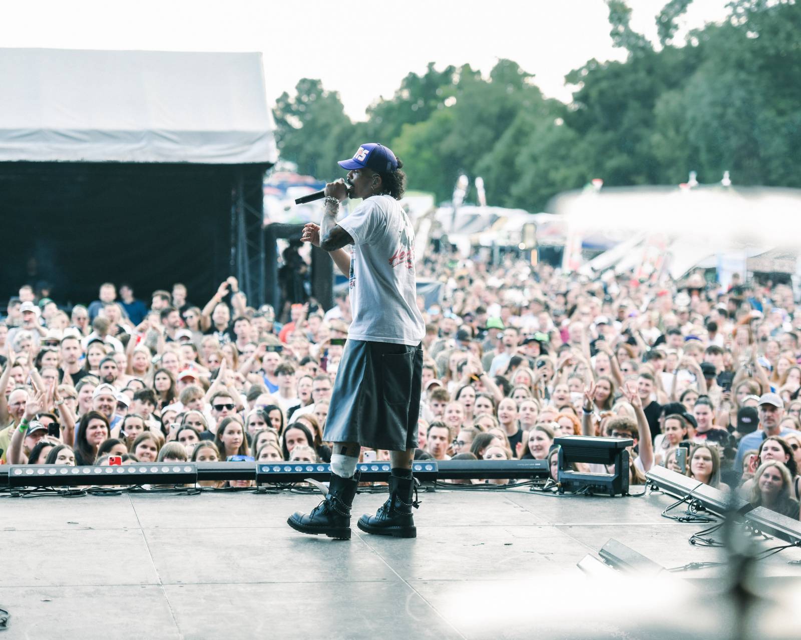 Na Hradech CZ bylo horko nejen kvůli vysokým teplotám. Ben Cristovao a Sofian Medjmedj rozžhavili na Veveří fanynky