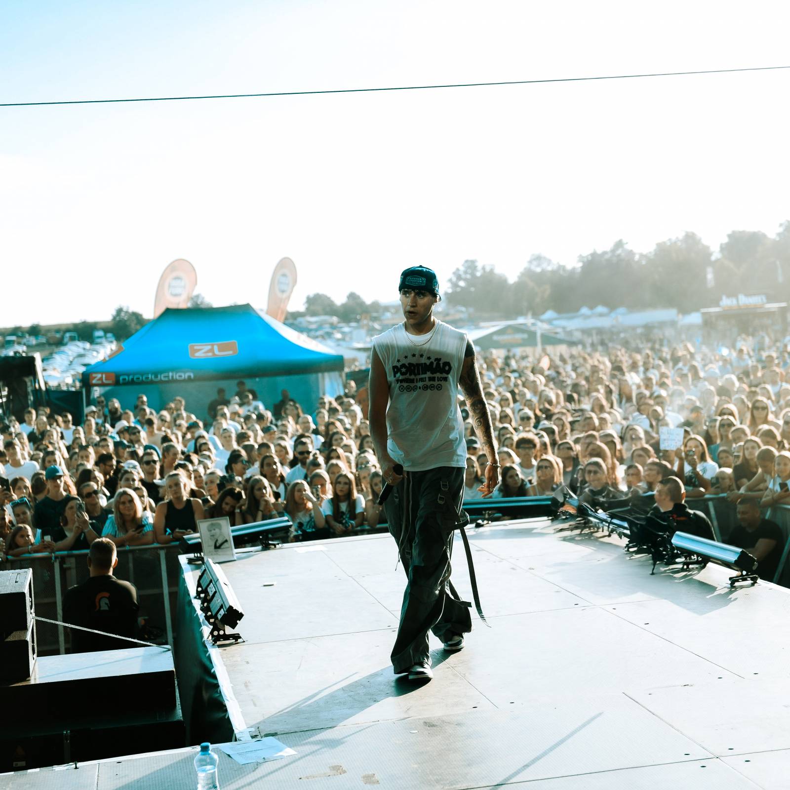 Na Hradech CZ bylo horko nejen kvůli vysokým teplotám. Ben Cristovao a Sofian Medjmedj rozžhavili na Veveří fanynky