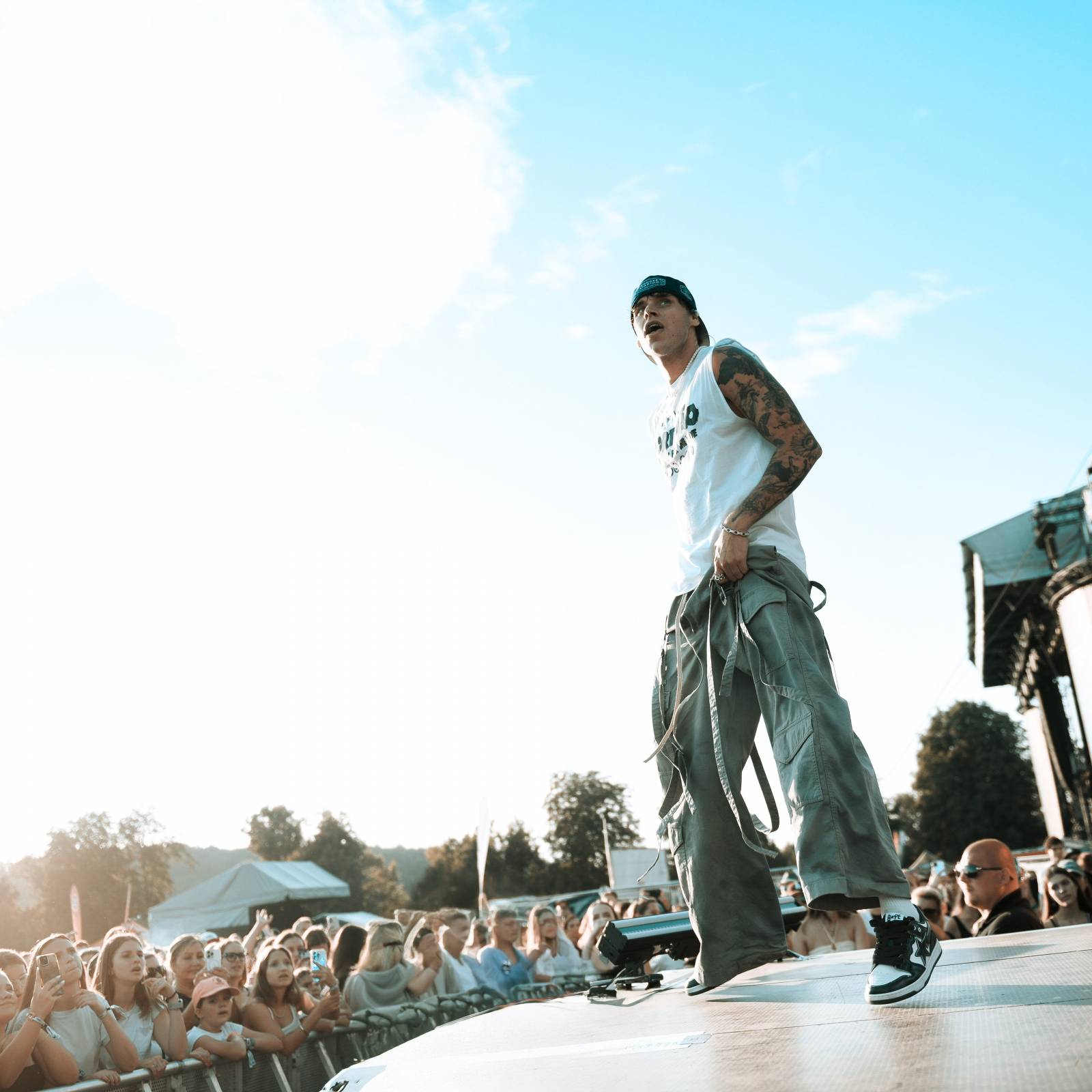 Na Hradech CZ bylo horko nejen kvůli vysokým teplotám. Ben Cristovao a Sofian Medjmedj rozžhavili na Veveří fanynky